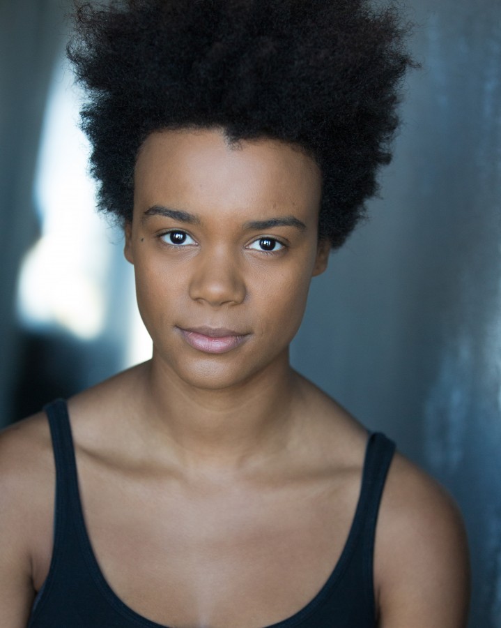 actor Leah Harvey large photo