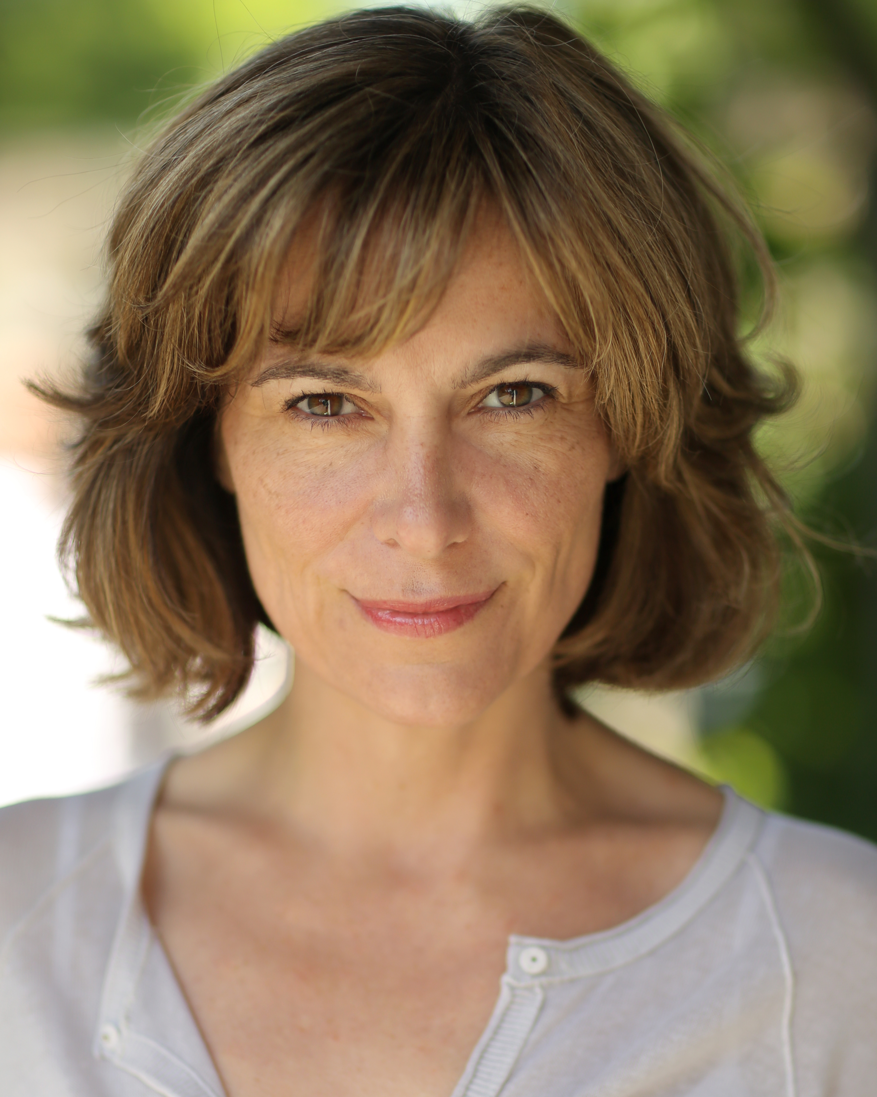 actor Fiona Dolman large photo