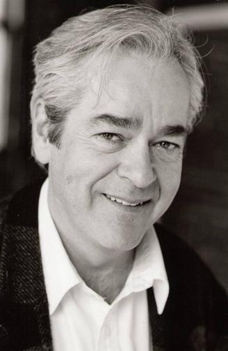 actor Alec Willows large photo