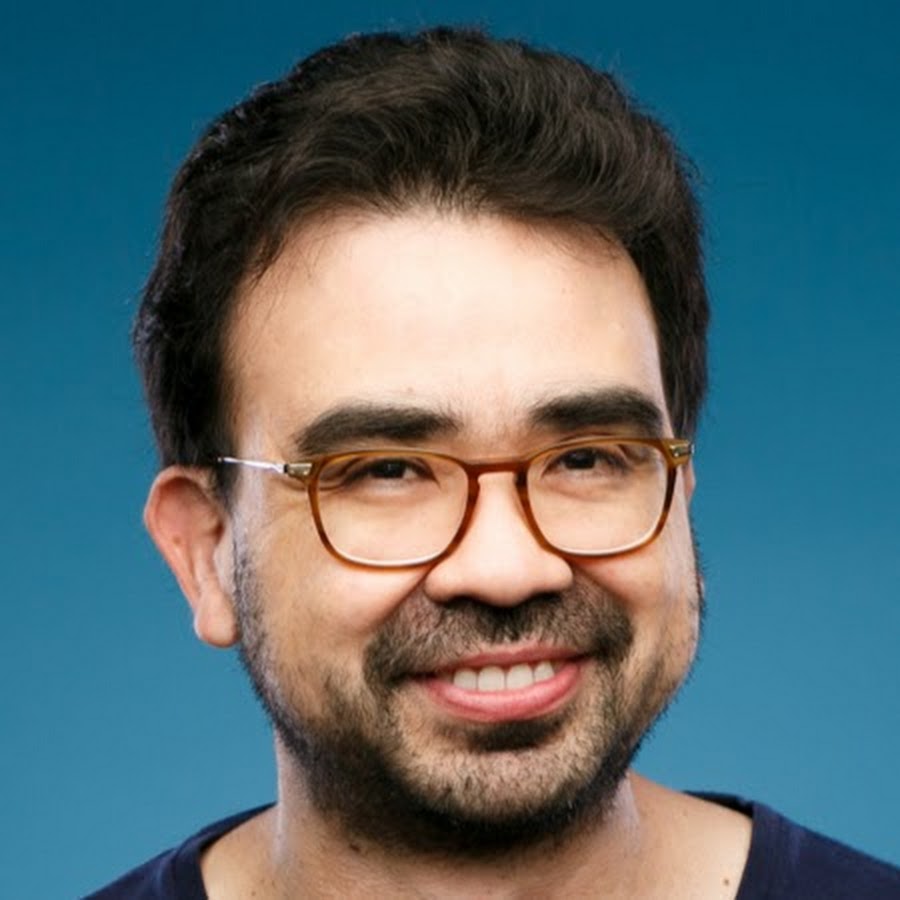 actor Gustavo Sorola large photo