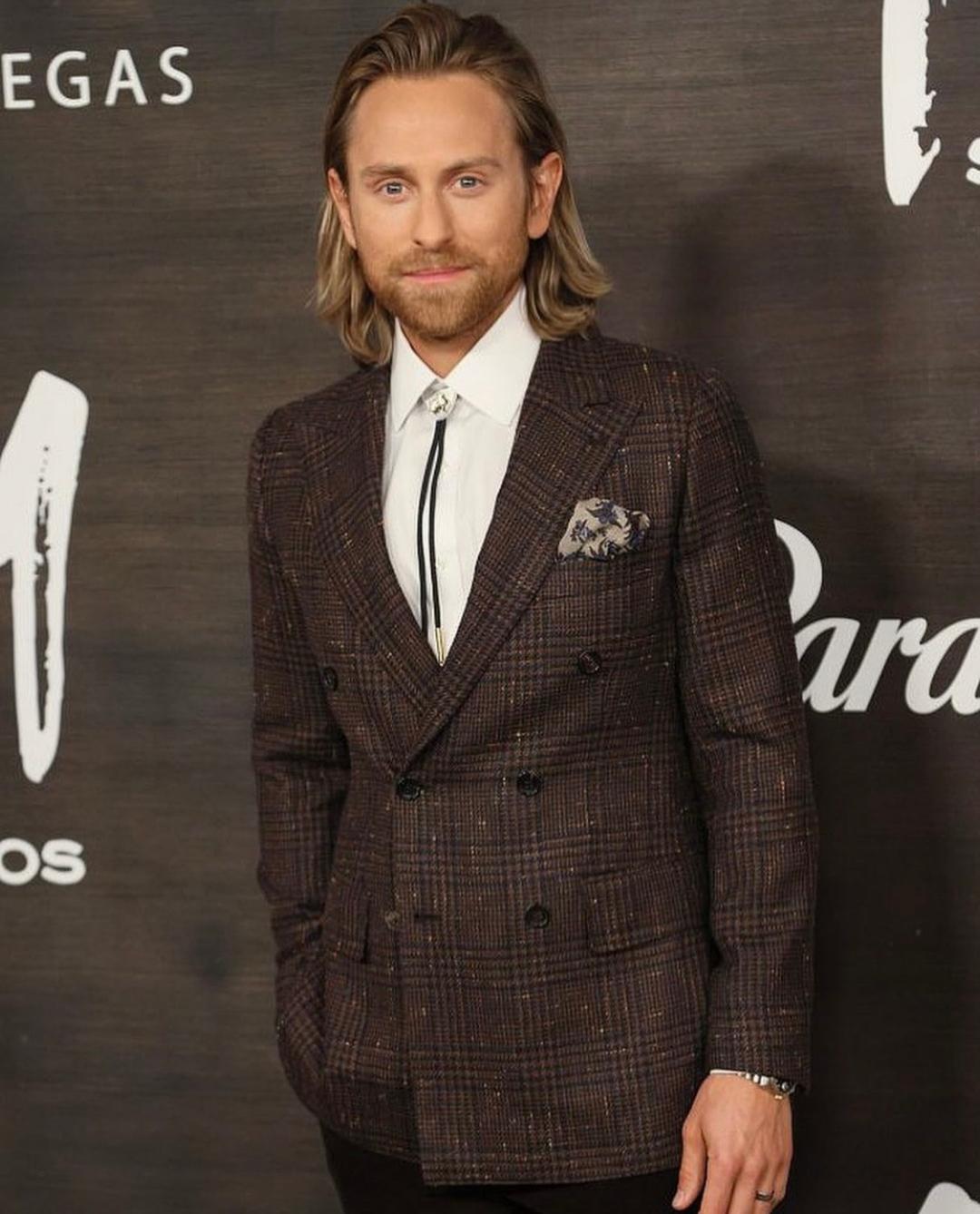 actor Eric Nelsen large photo