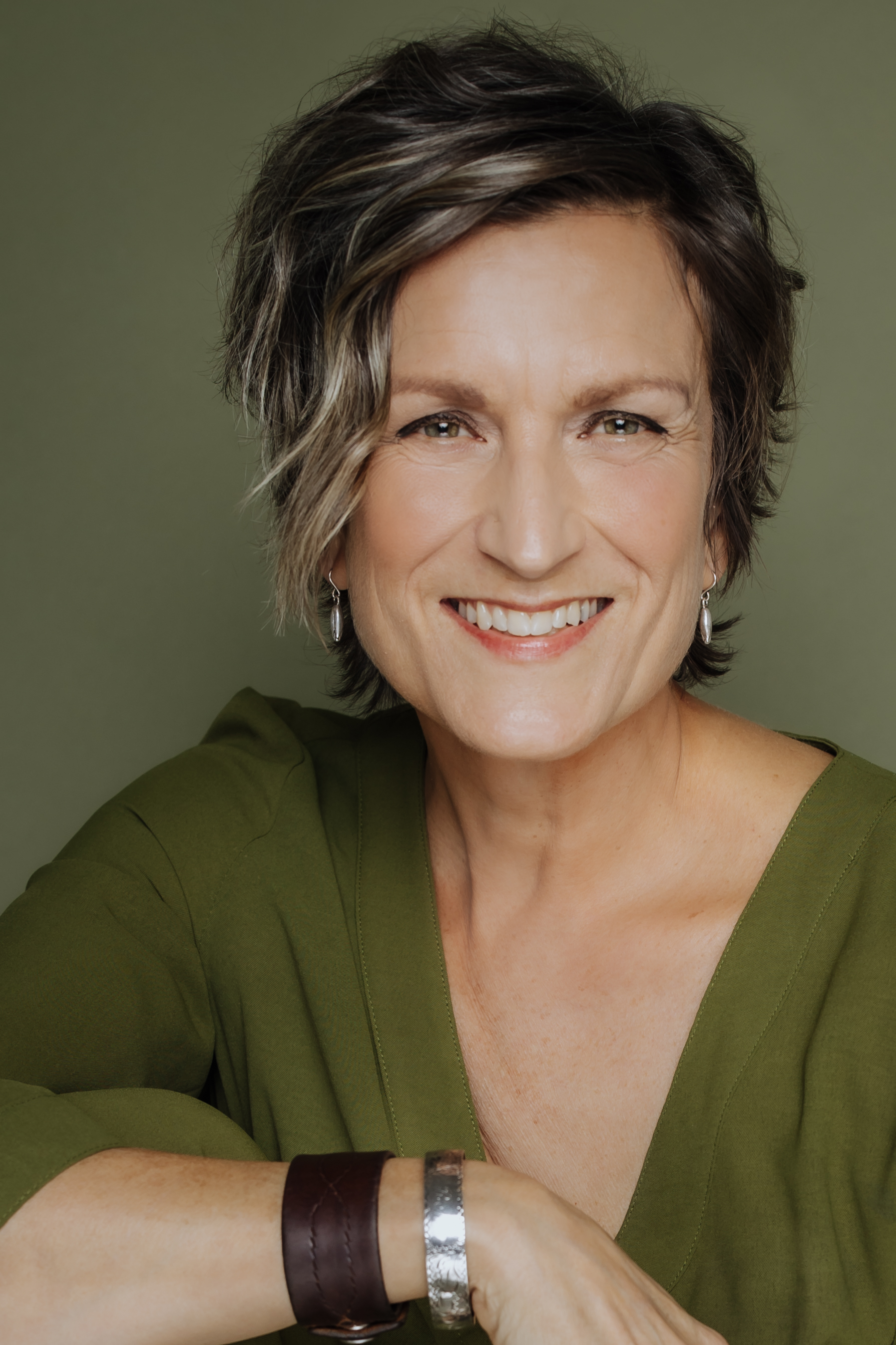 actor Jenn Forgie large photo