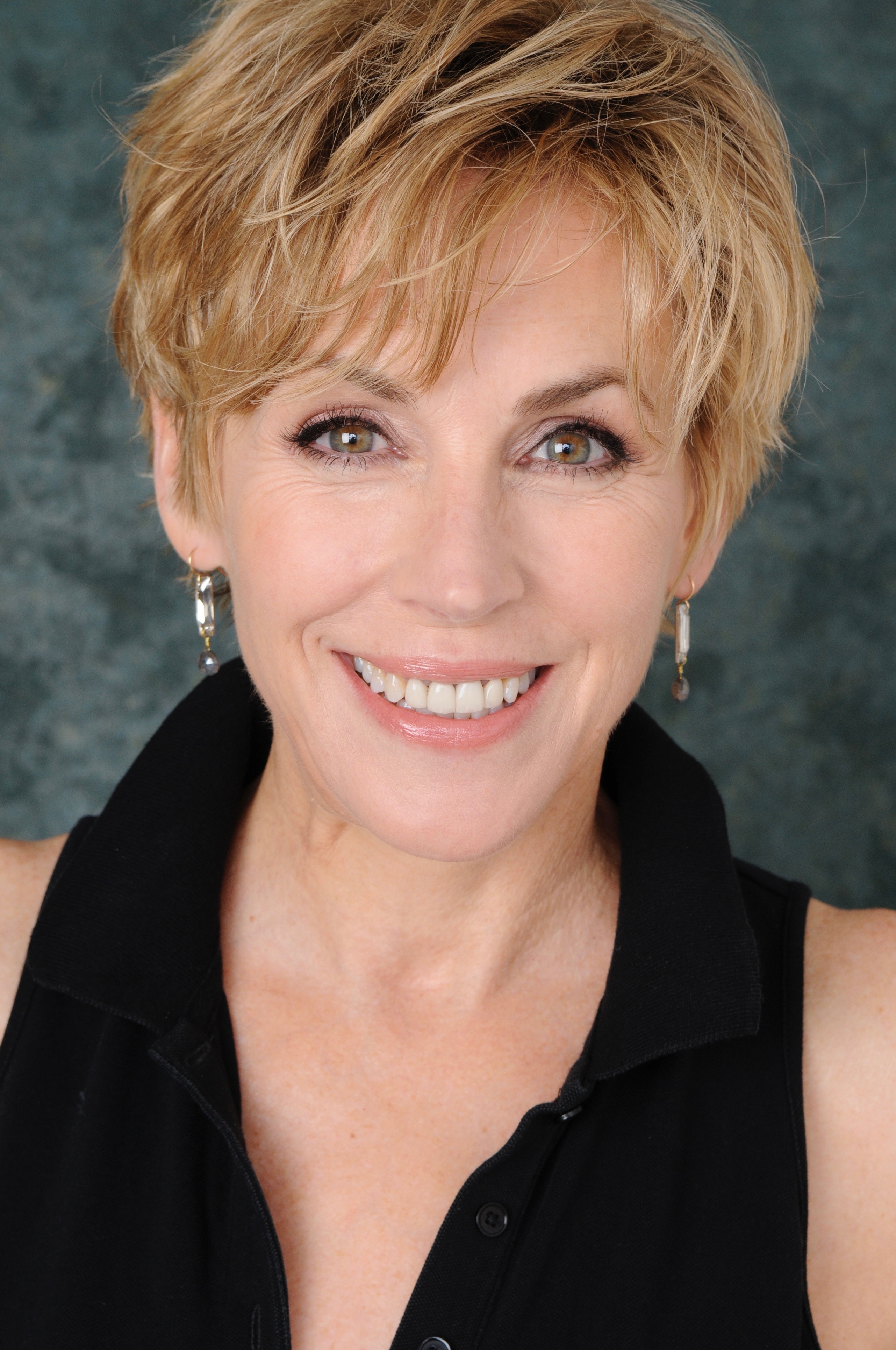 actor Bess Armstrong large photo