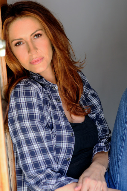 actor Michelle Clunie large photo