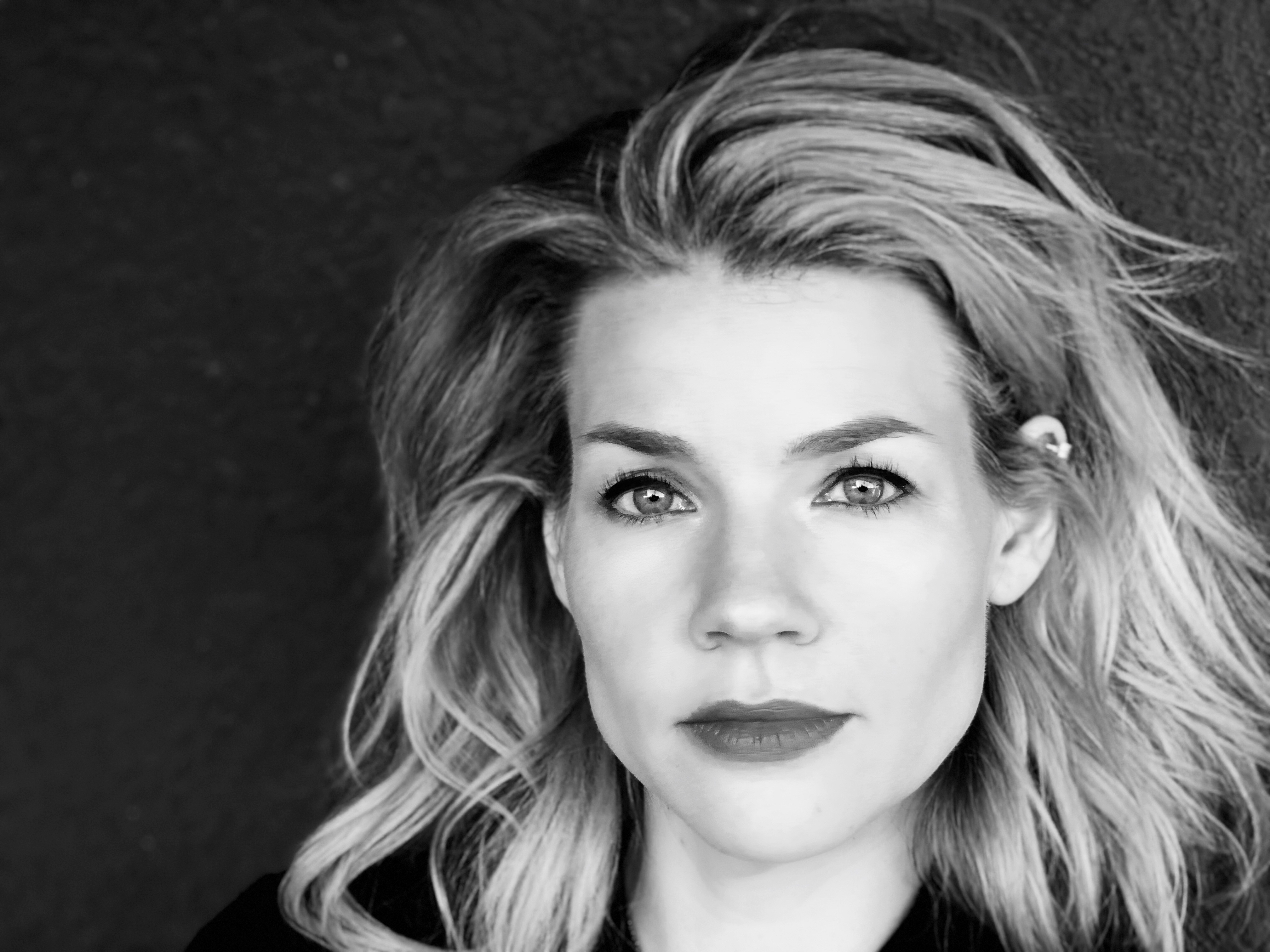 actor Elizabeth Chomko large photo