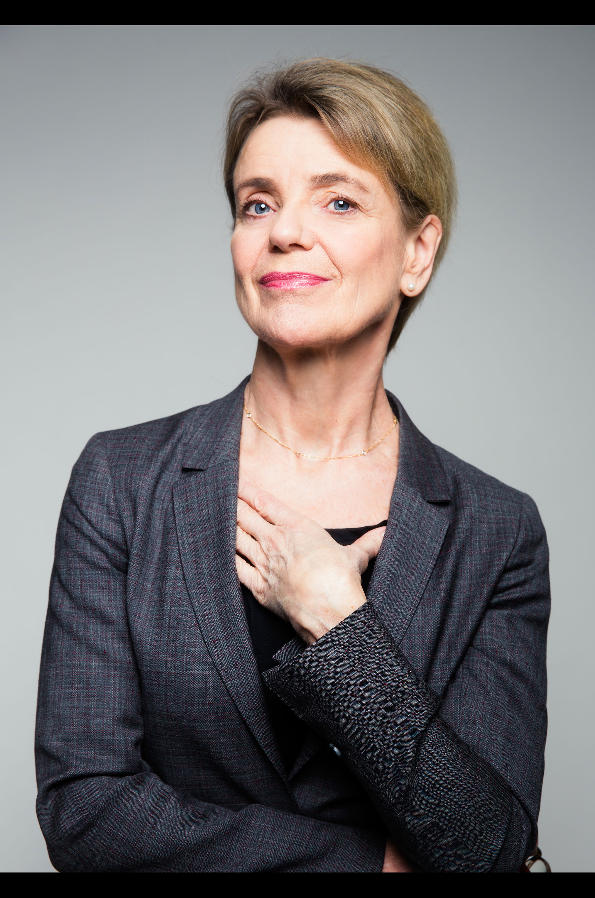 actor Stina Ekblad large photo