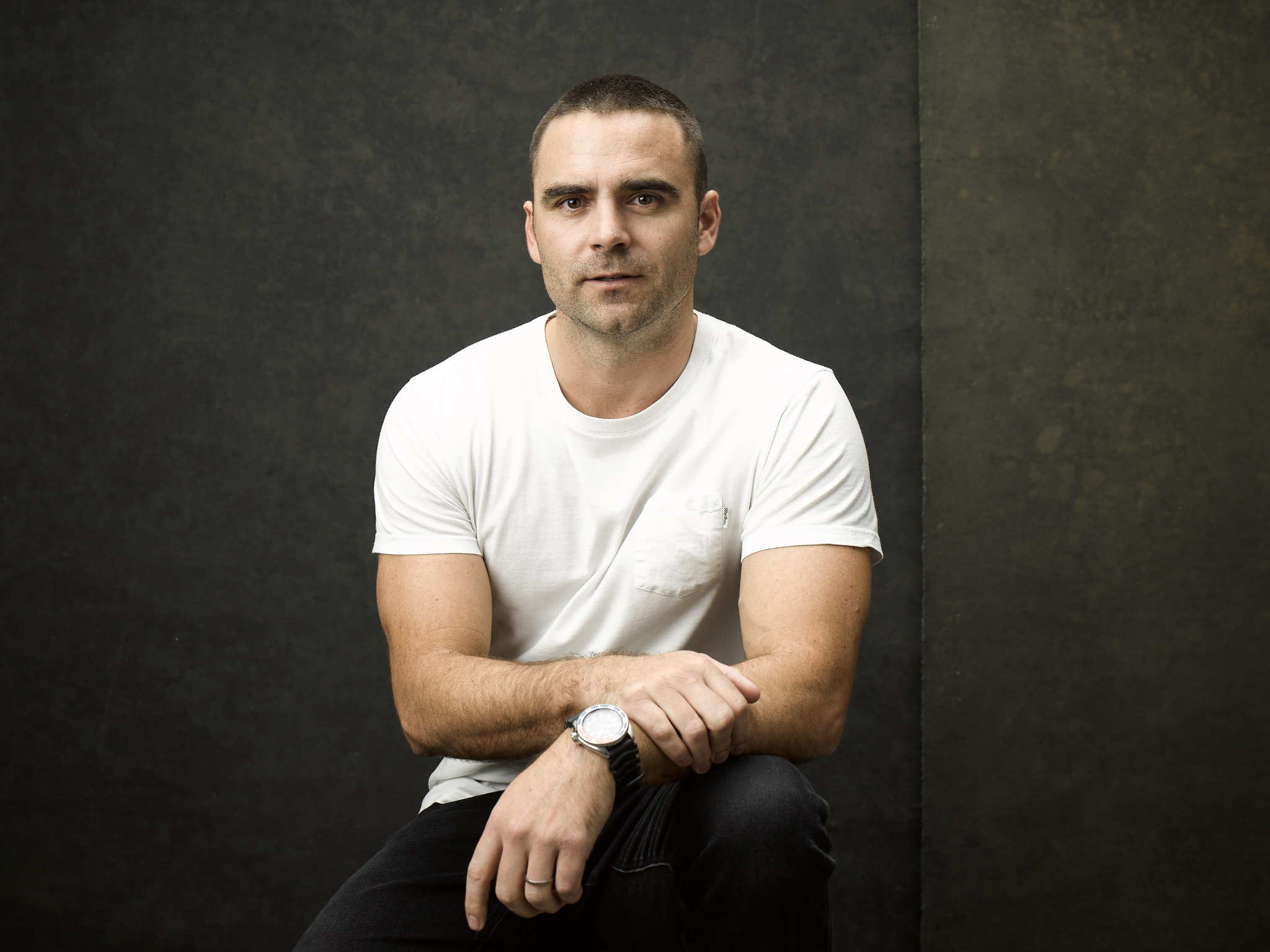 actor Dustin Clare large photo