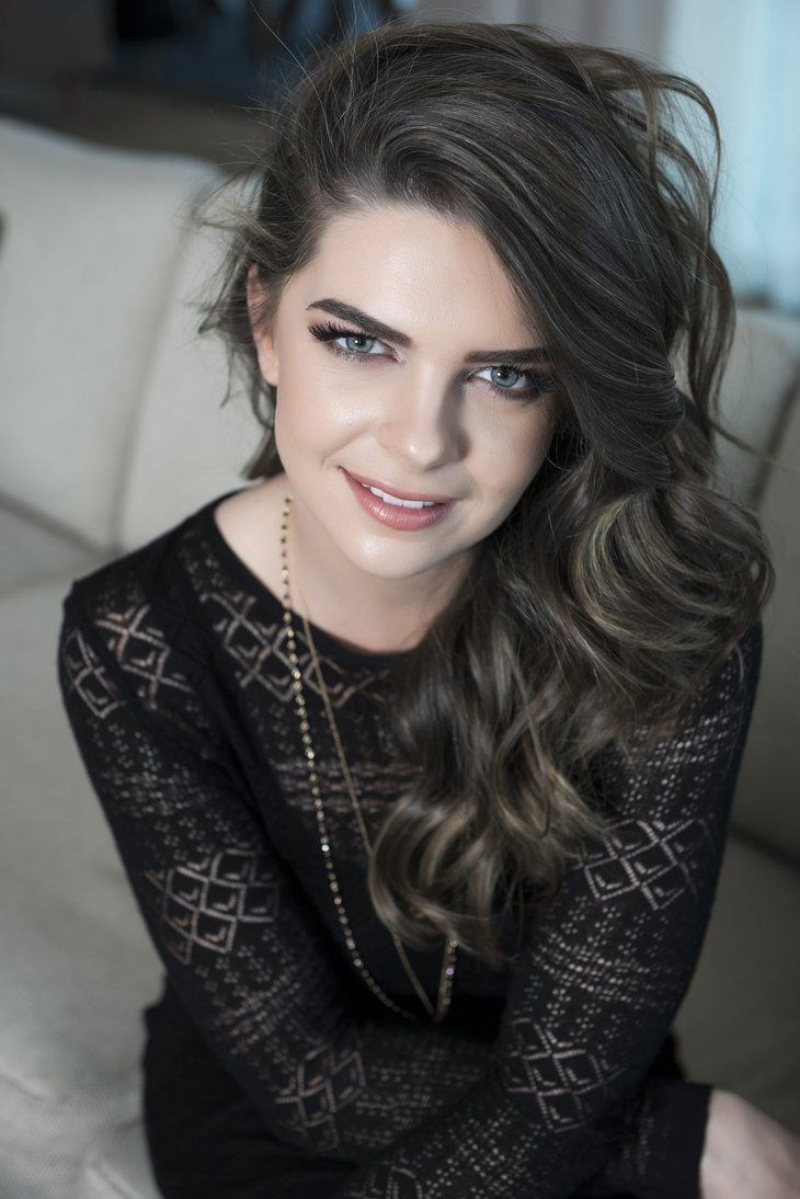 actor Pelin Karahan large photo