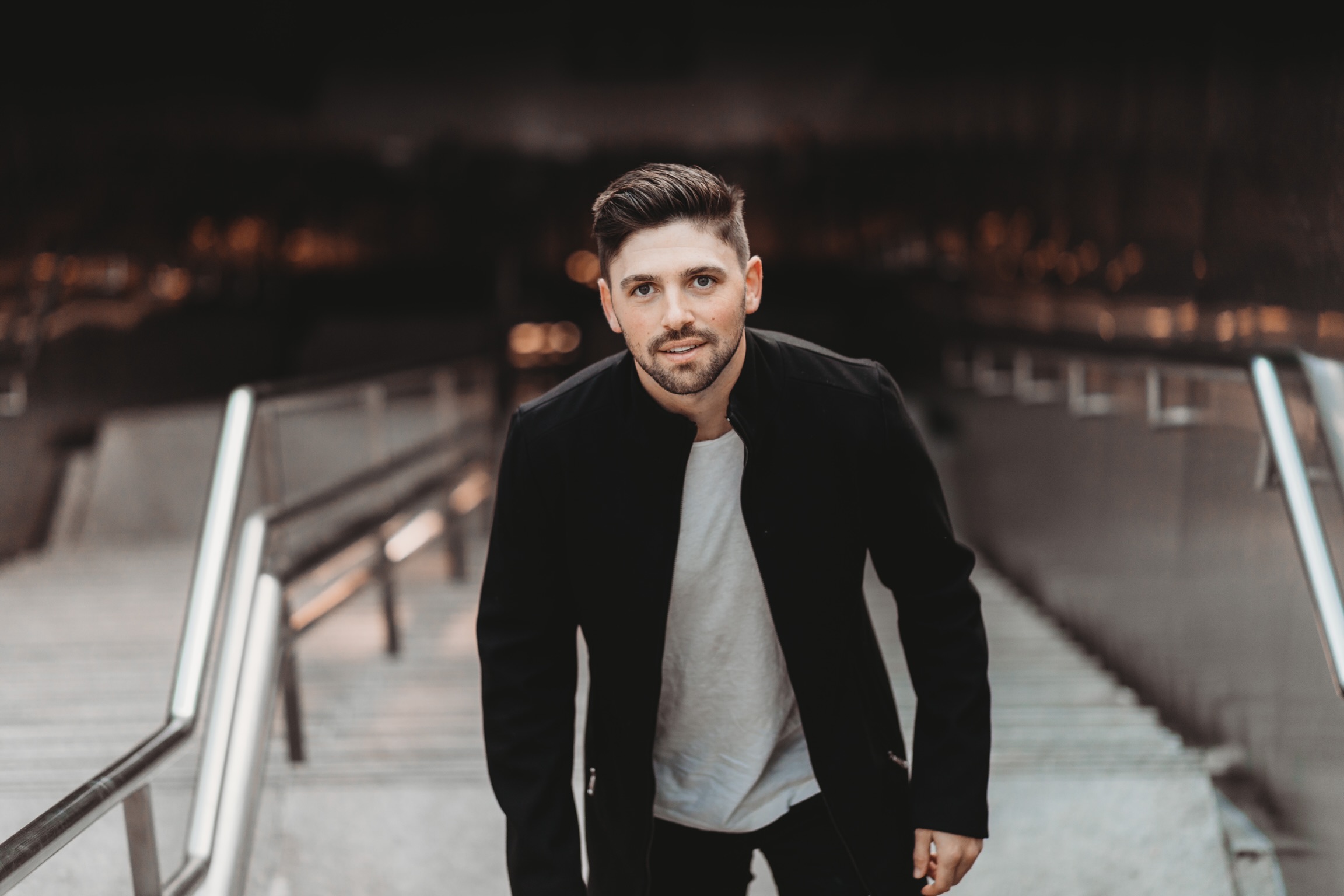 actor Robert Adamson large photo