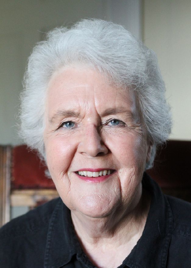 actor Stephanie Cole large photo