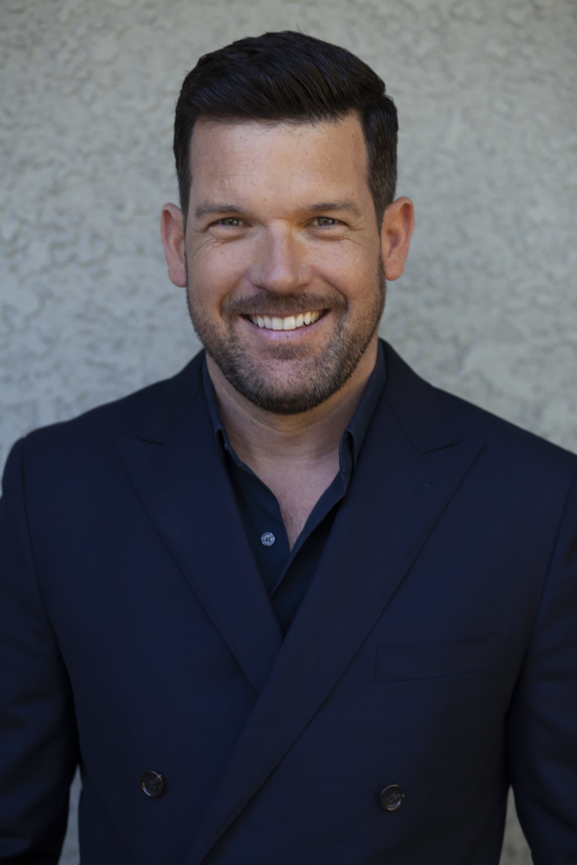 actor Adam Sinclair large photo