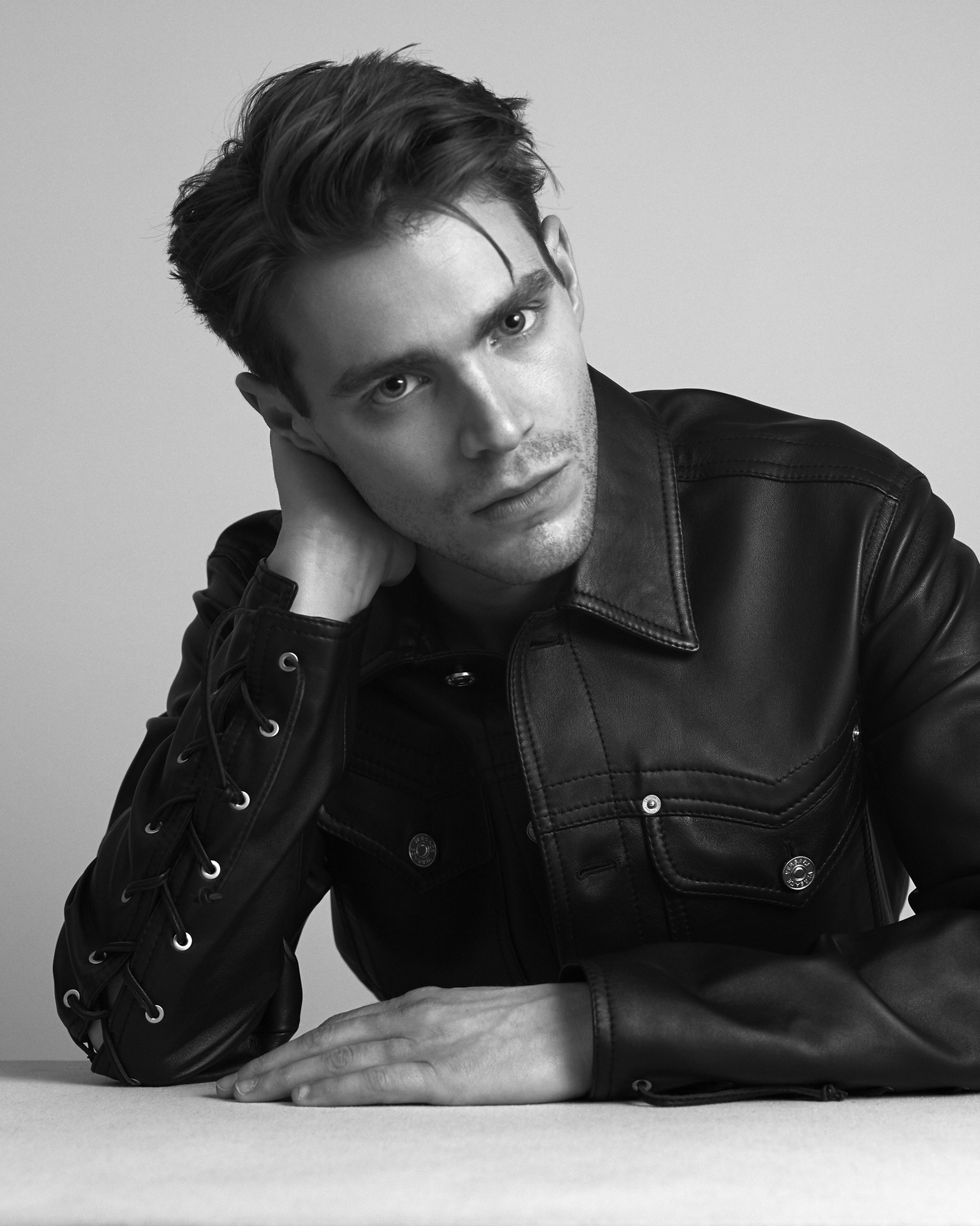 actor Andrew Burnap large photo