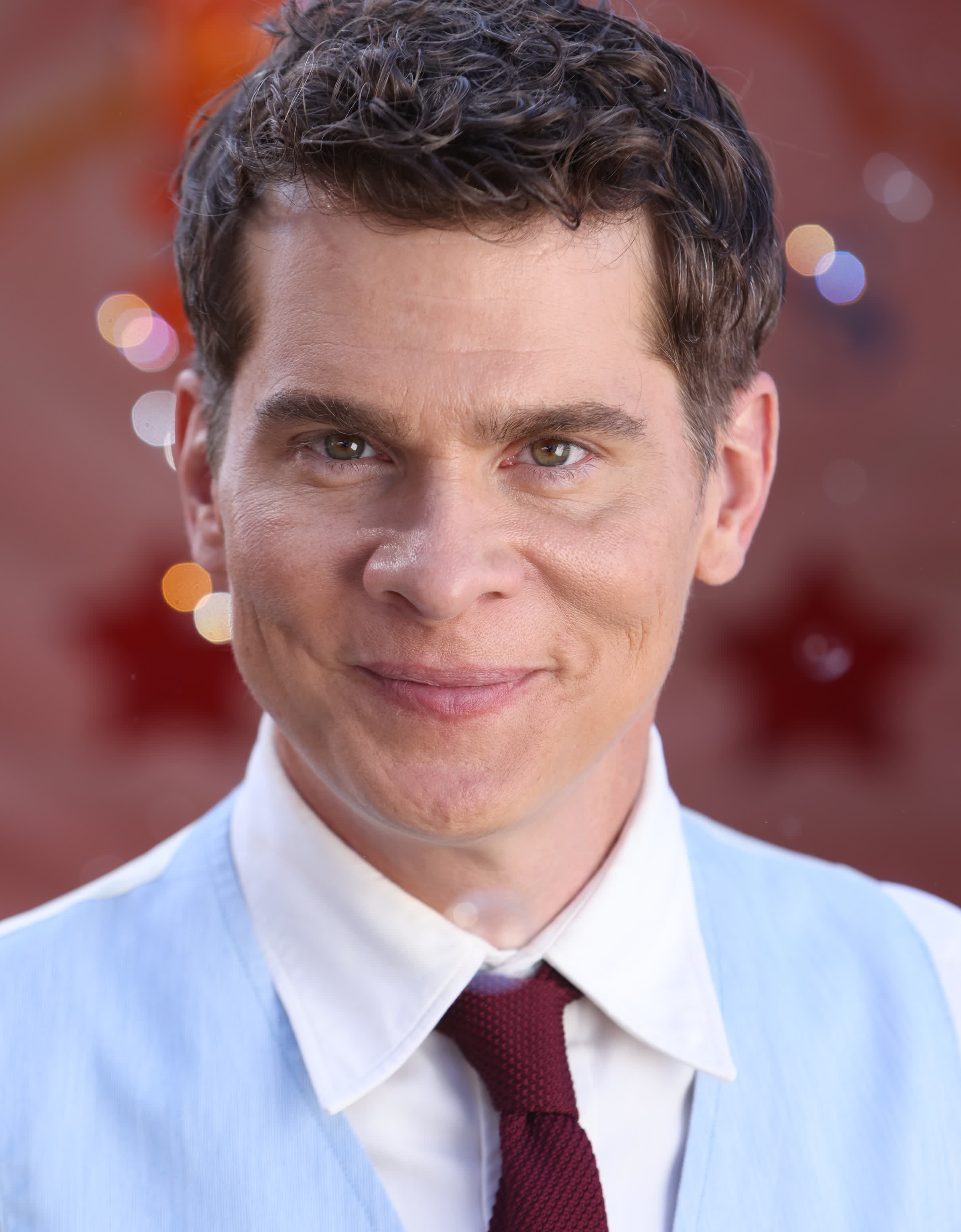 actor John Ducey large photo