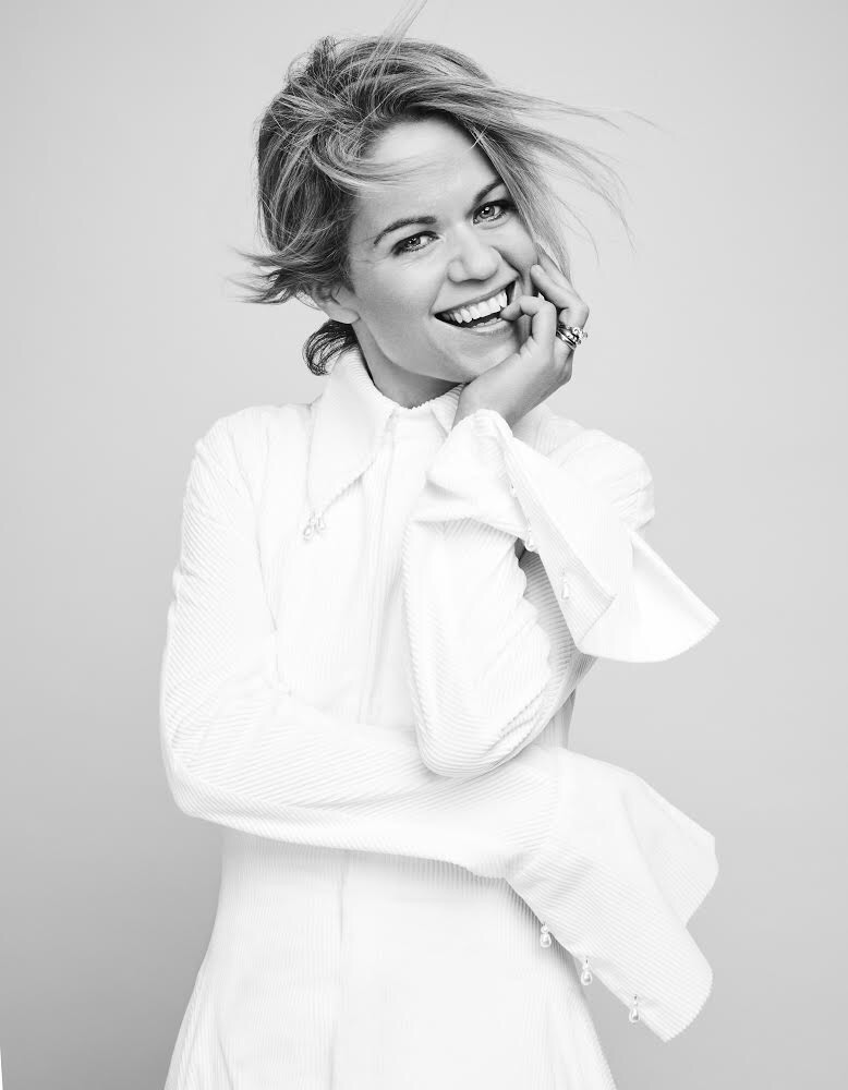 actor Sinéad Keenan large photo