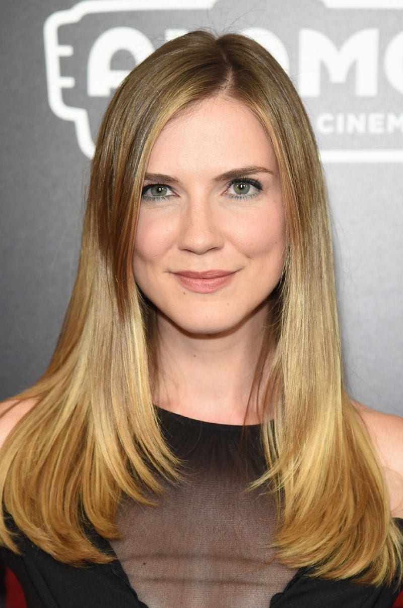 actor Sara Canning large photo