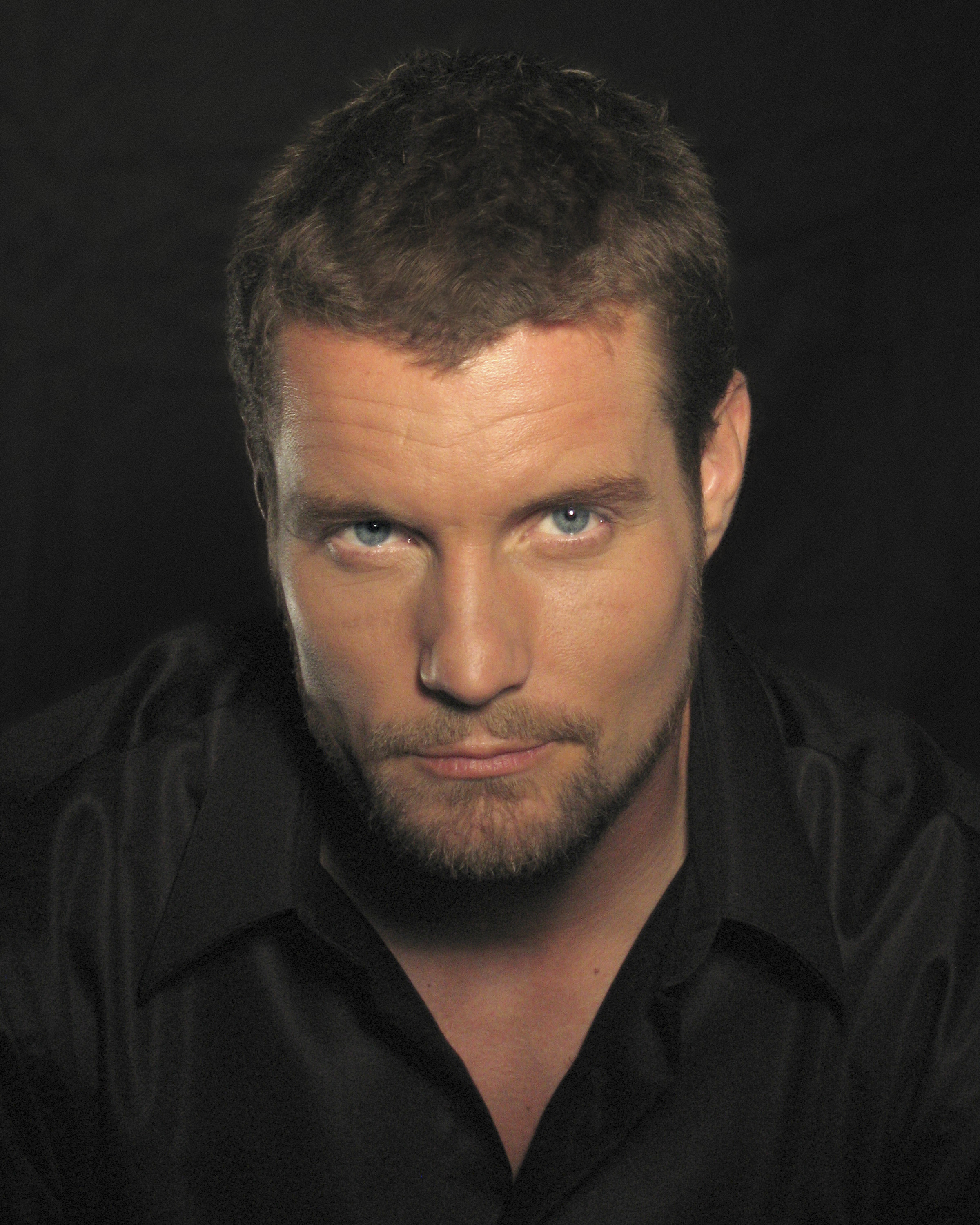 actor Damien Puckler large photo