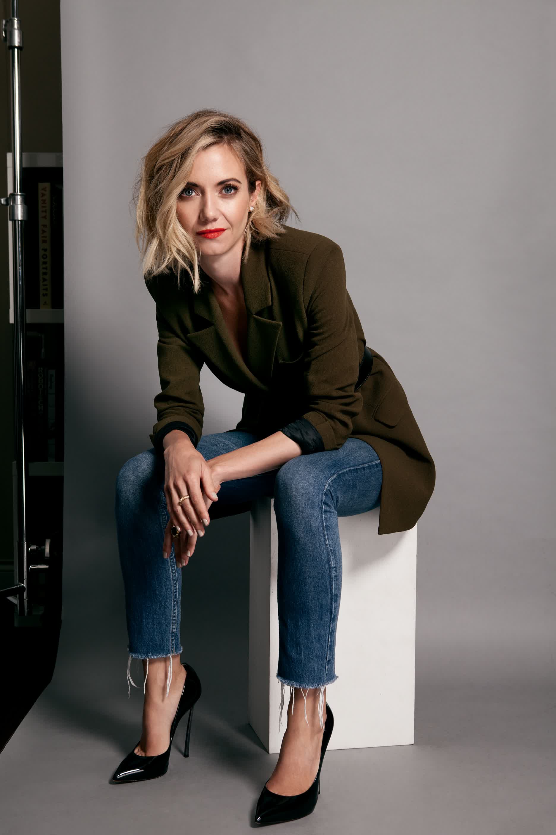 actor Megan Stevenson large photo