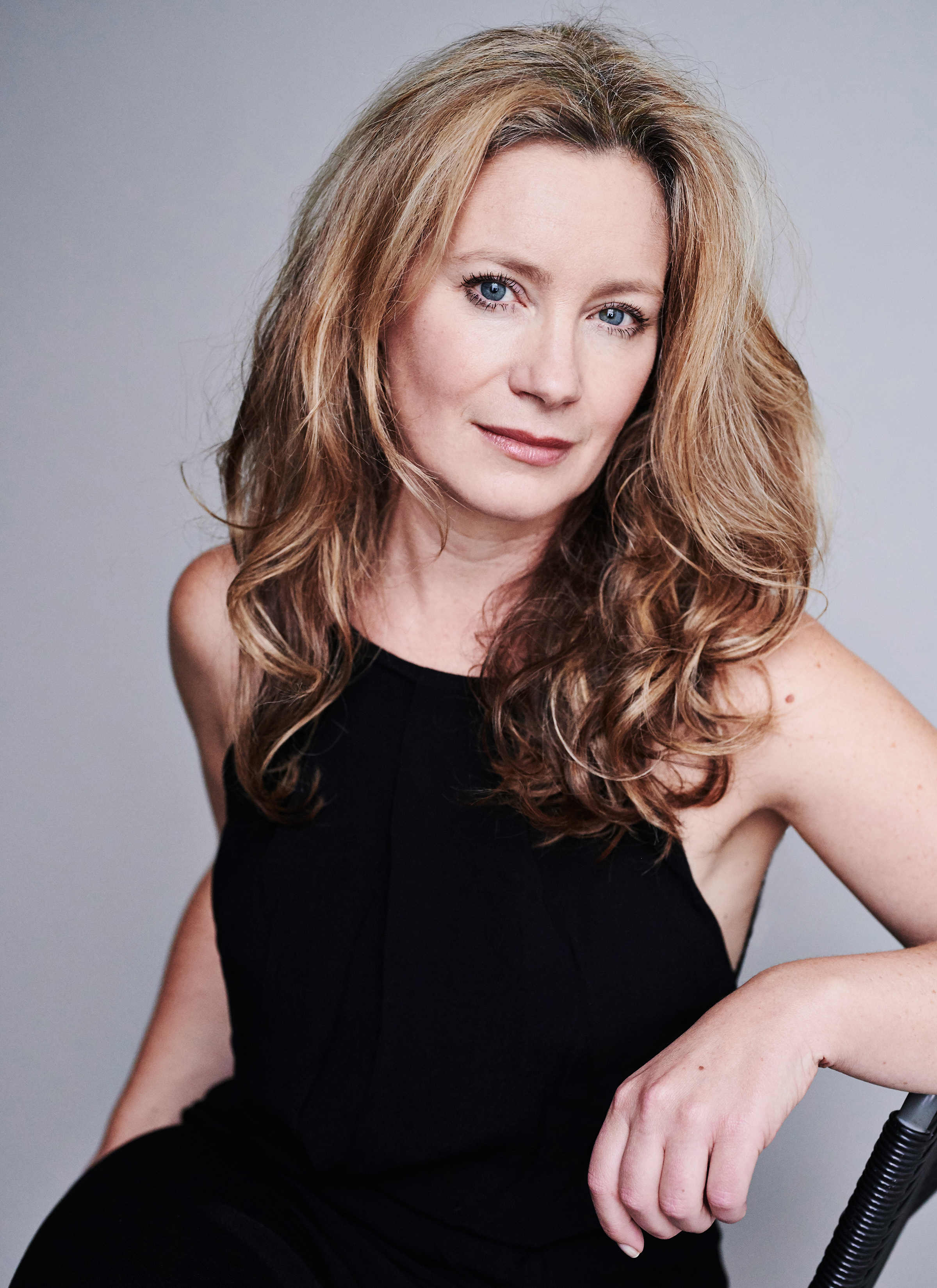 actor Amanda Douge large photo