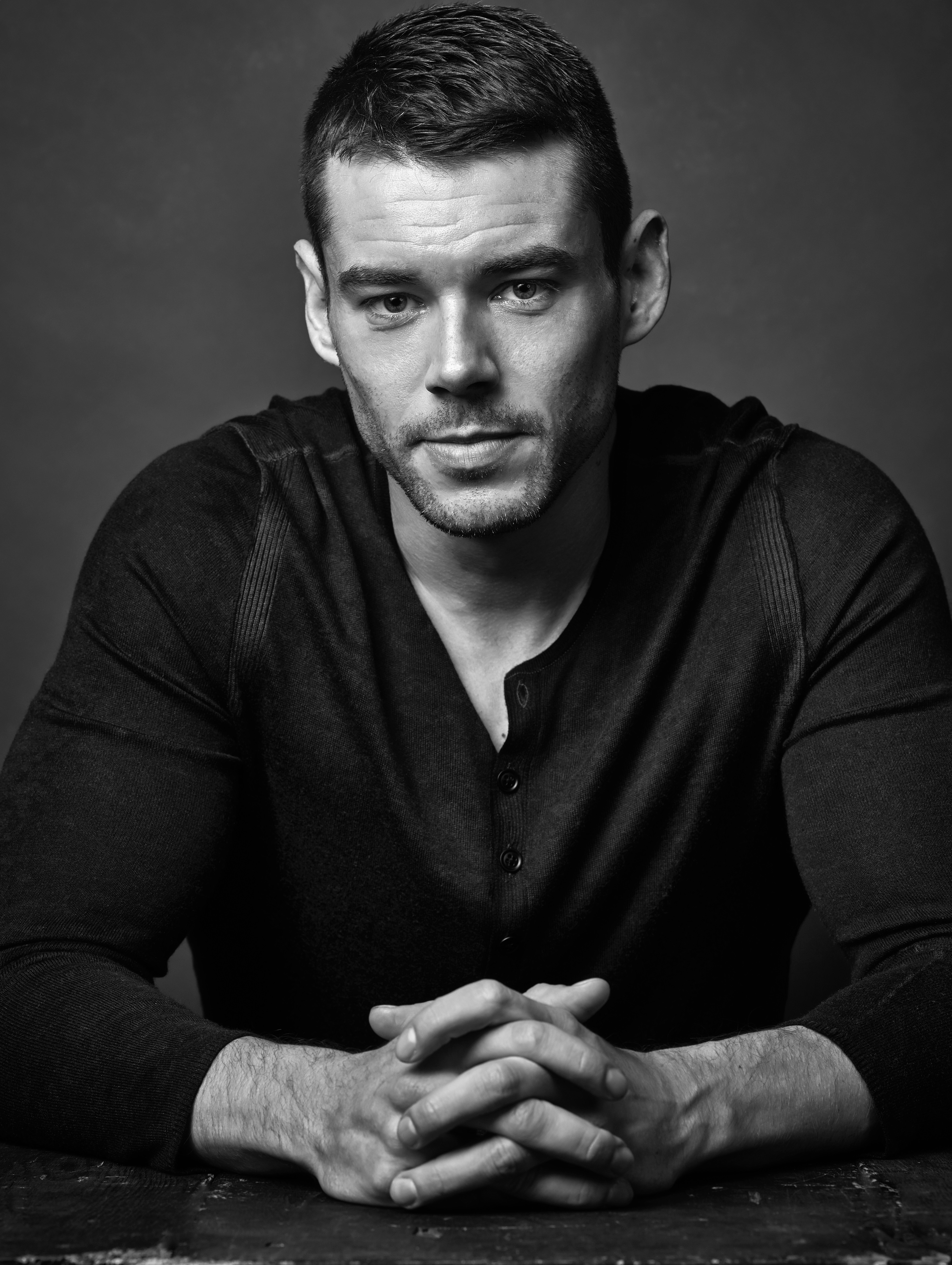 actor Brian J. Smith large photo