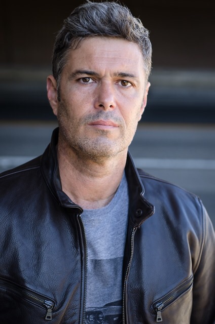 actor Carlos Bernard large photo