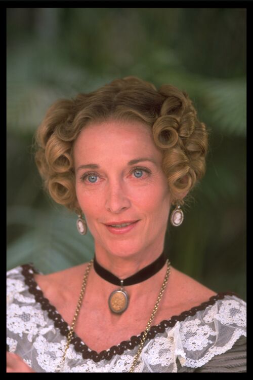 actor Janet-Laine Green large photo