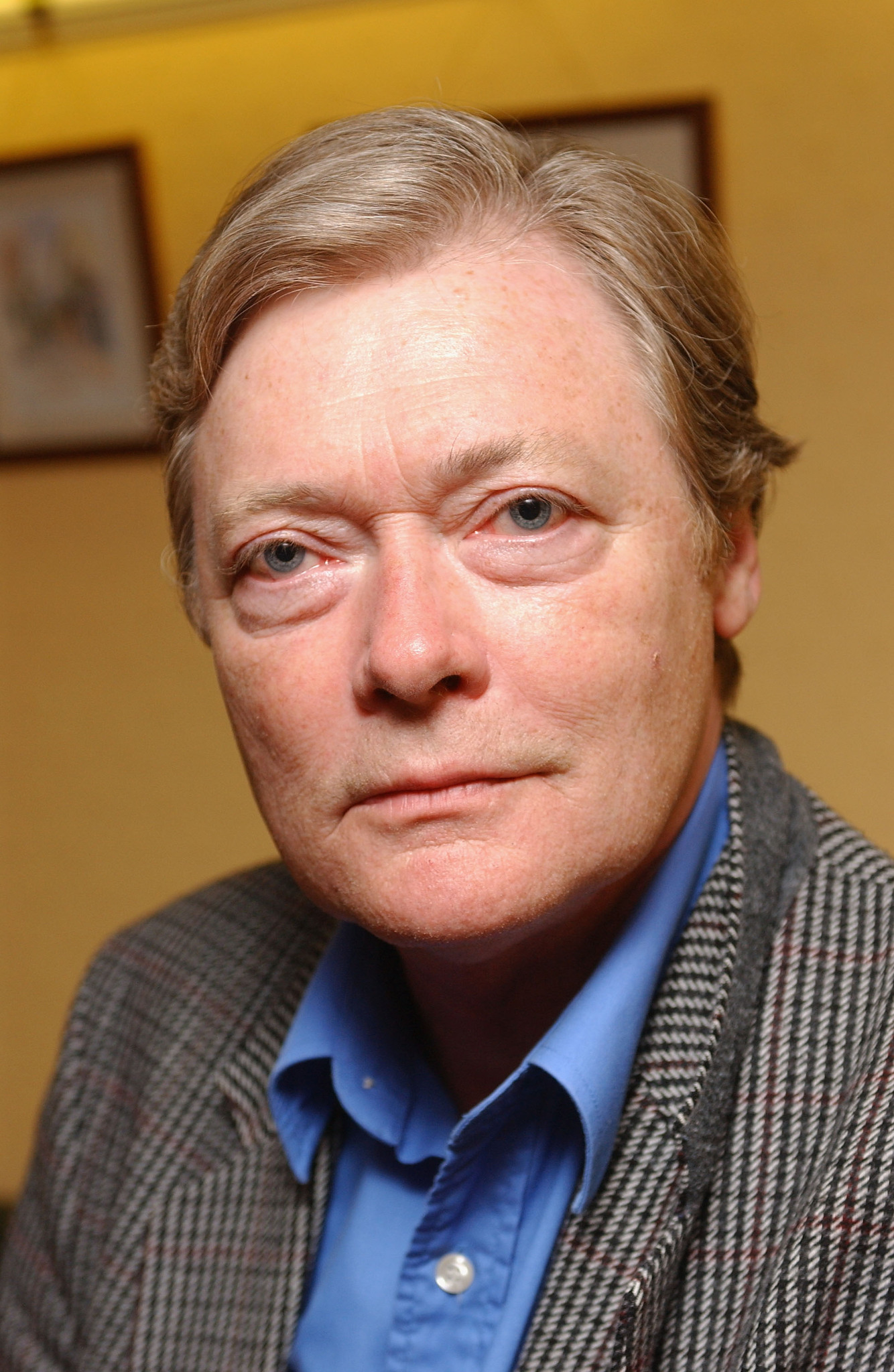 actor Simon Ward large photo