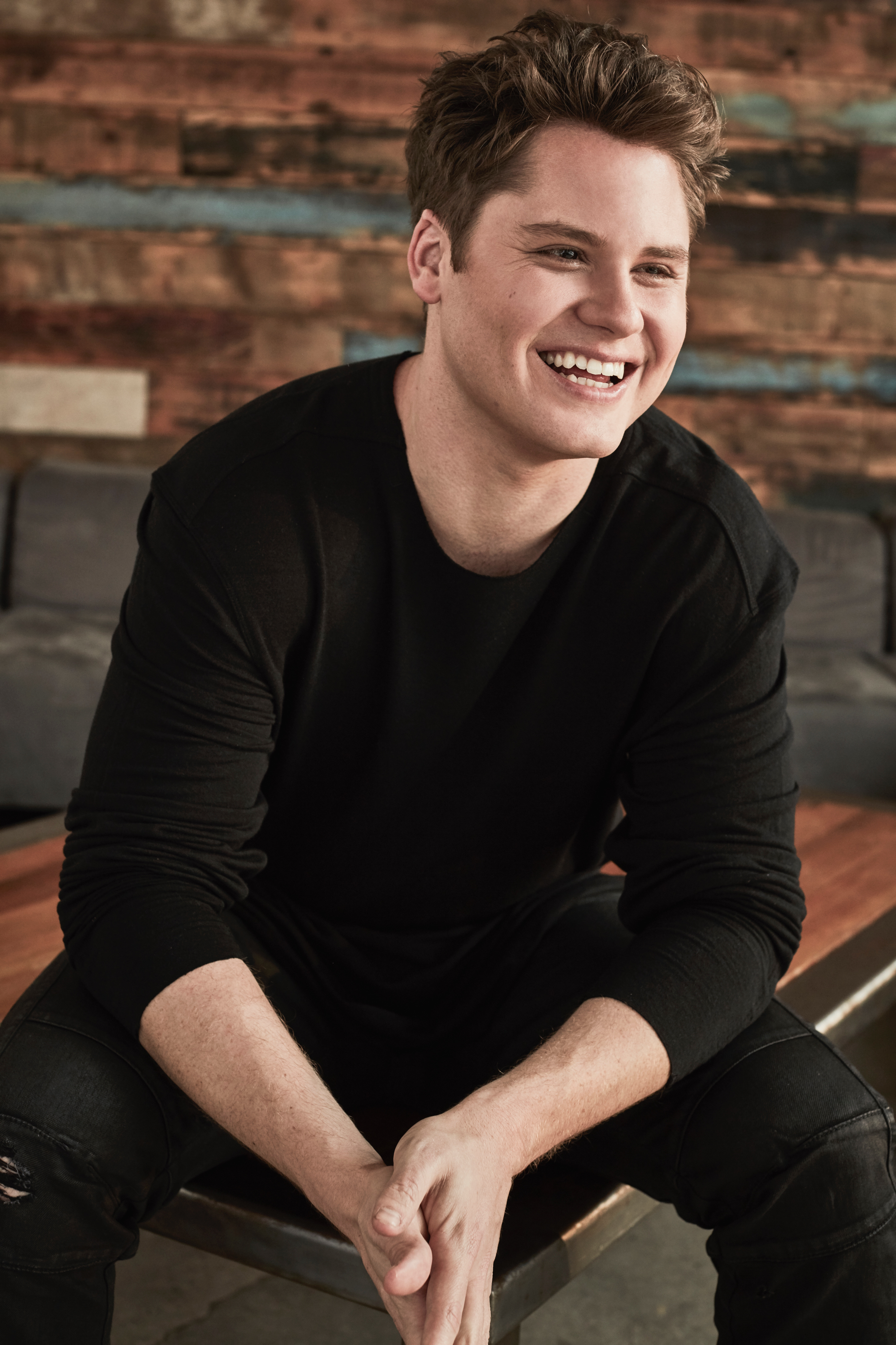 actor Matt Shively large photo