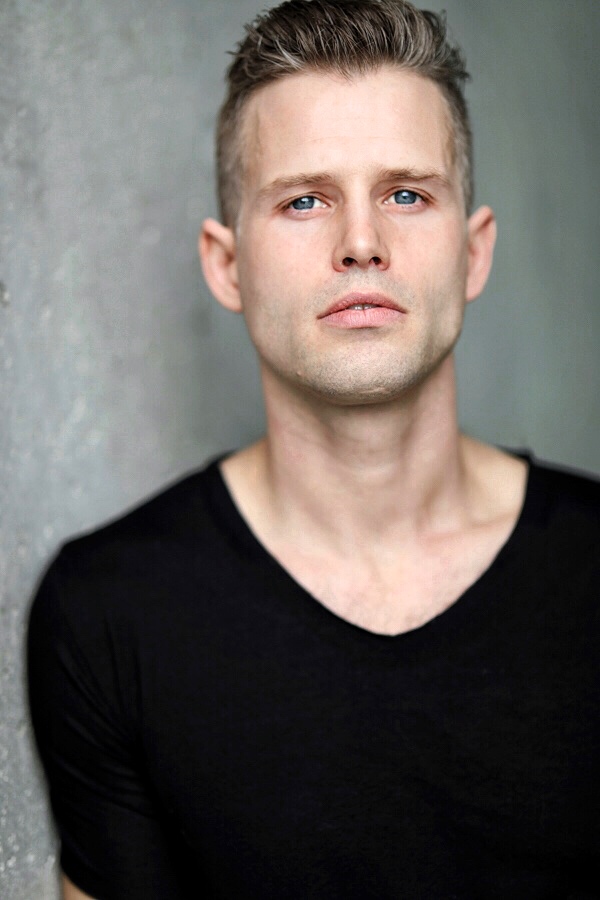 actor Kerry James large photo