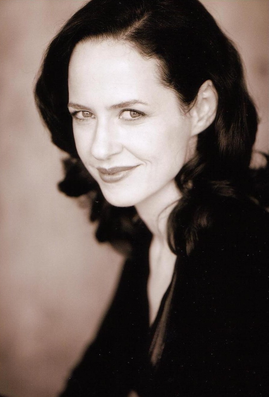 actor Anna Galvin large photo