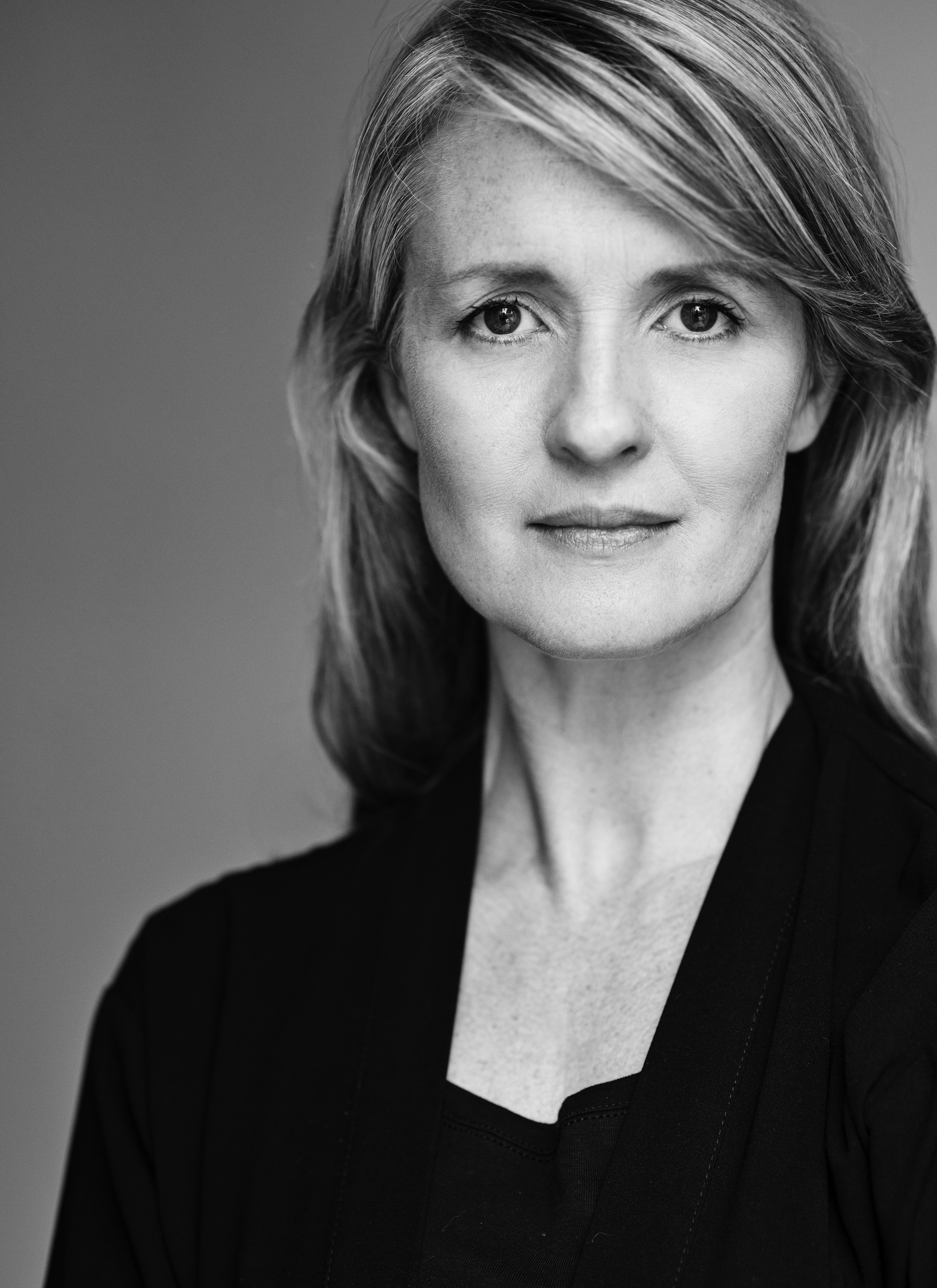 actor Katy Carmichael large photo