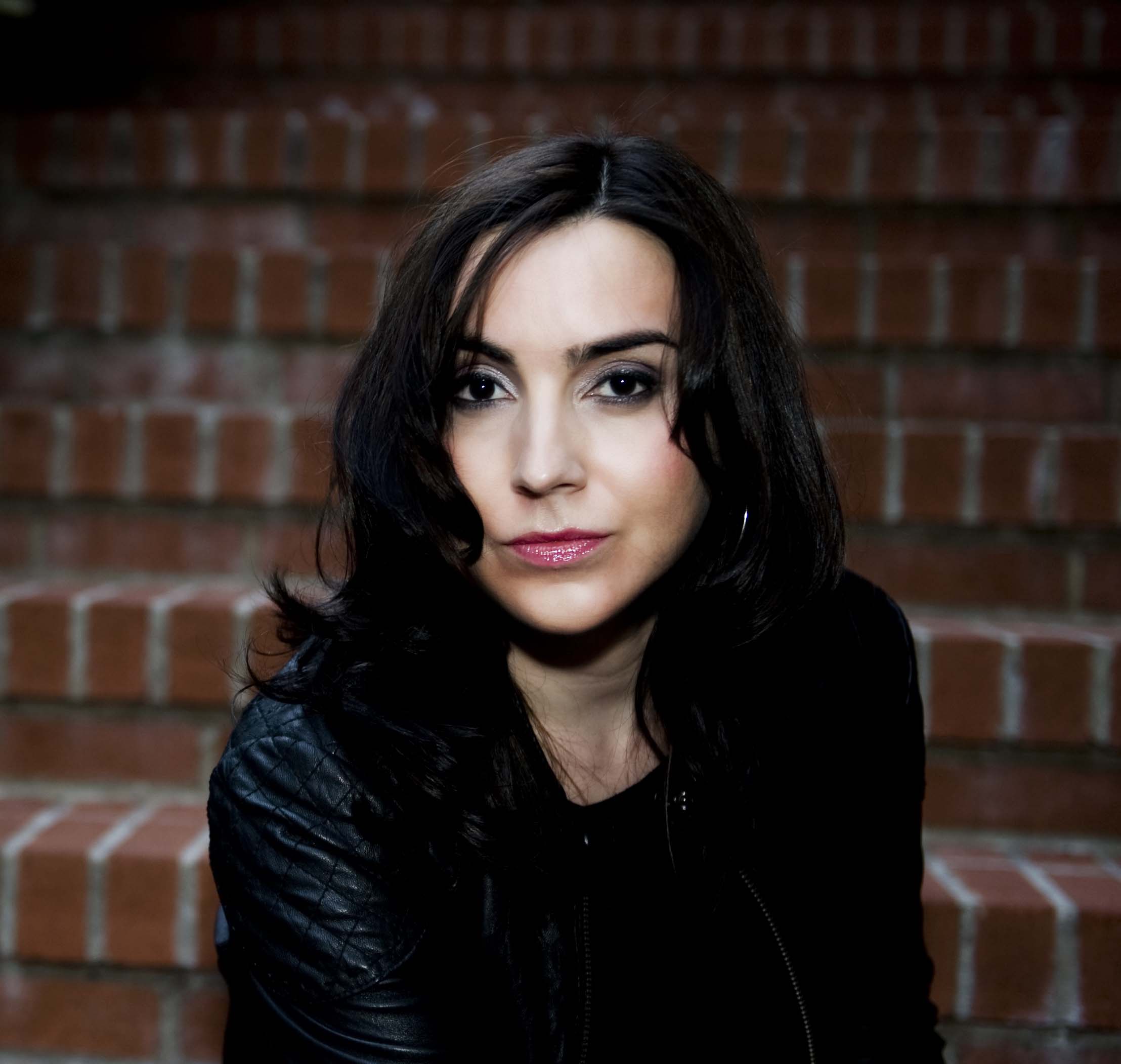 actor Lisa Ortiz large photo