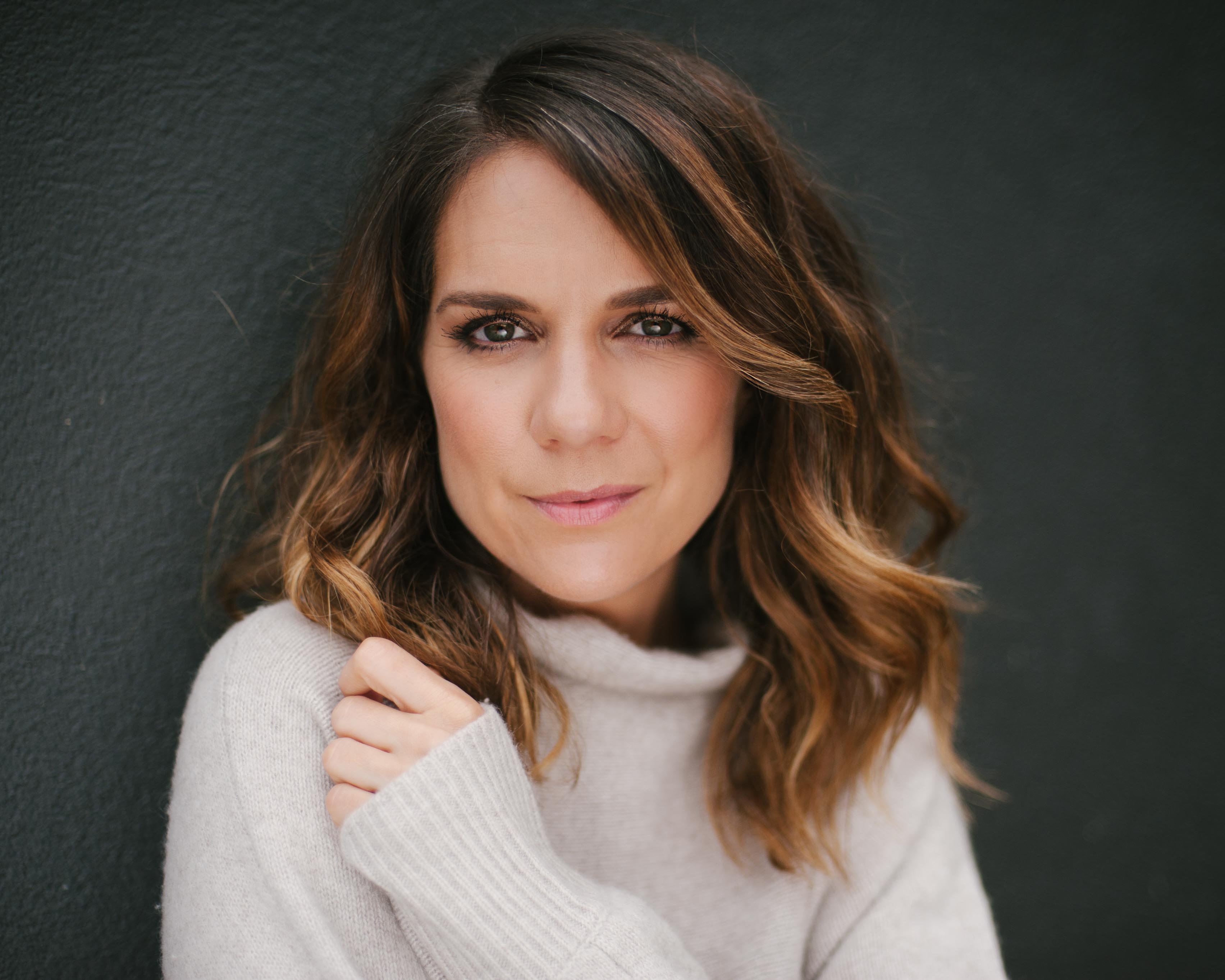 actor Michala Banas large photo