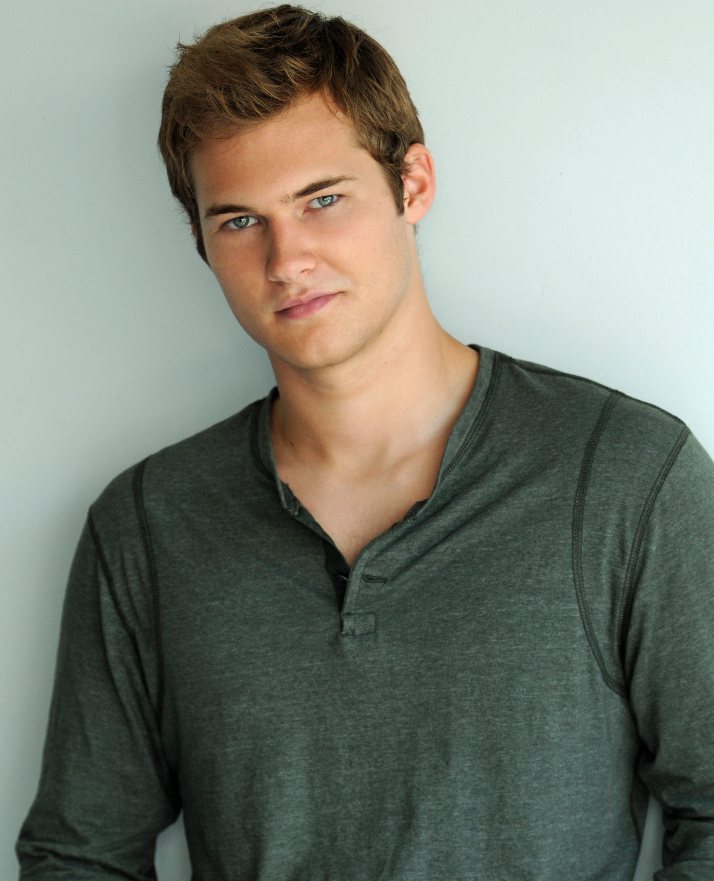 actor Justin Prentice large photo