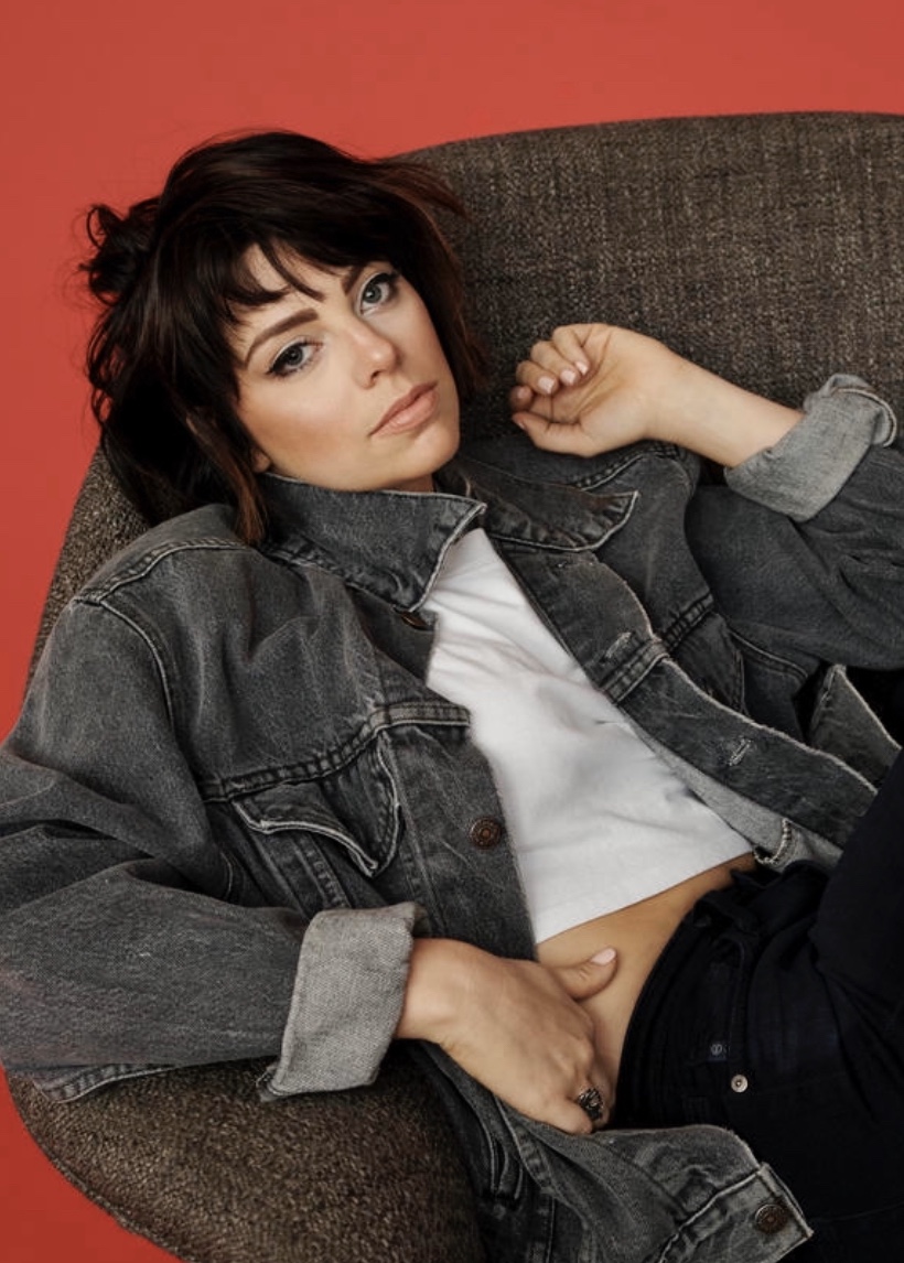 actor Krysta Rodriguez large photo