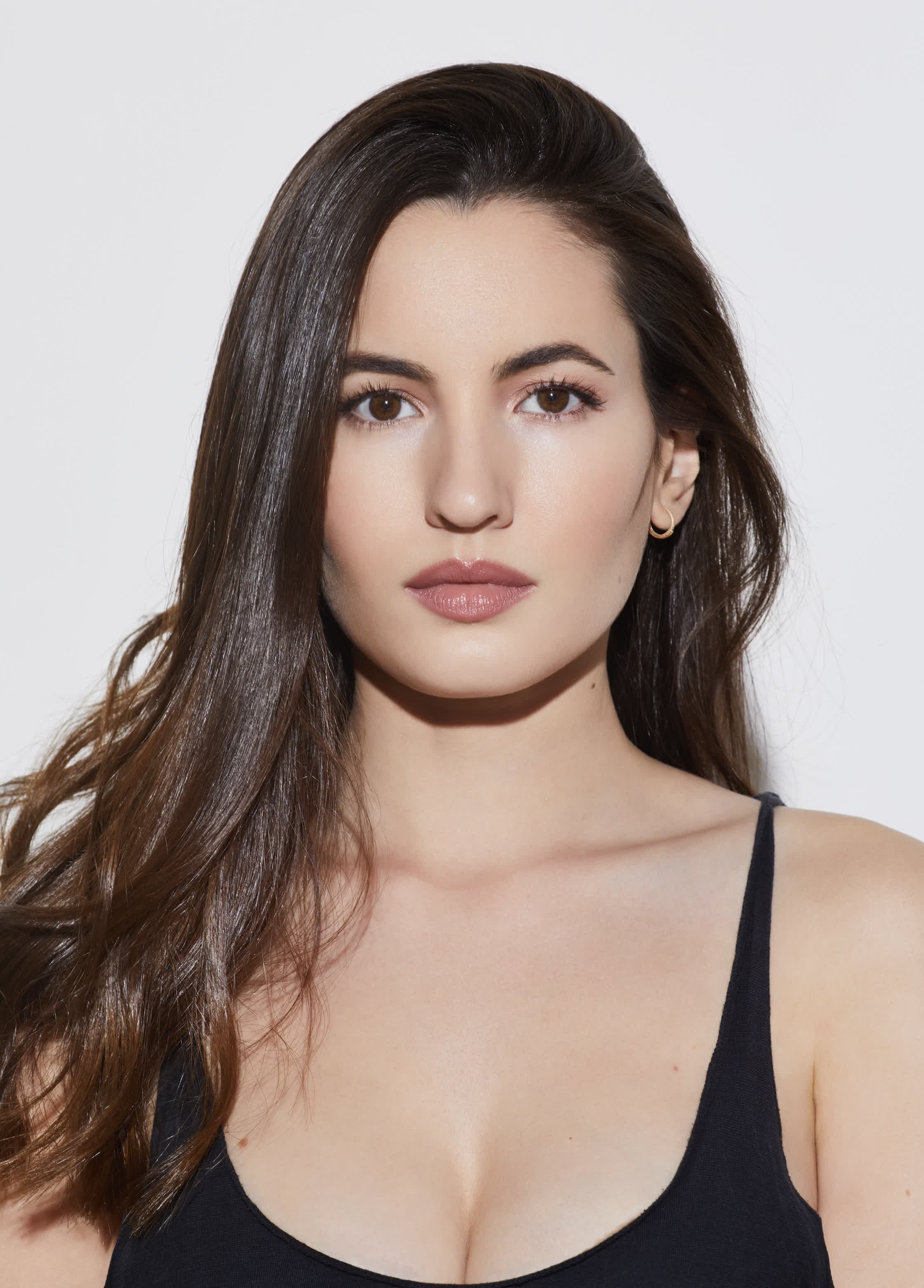 actor Ivana Baquero large photo