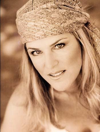 actor Julie Wagner large photo