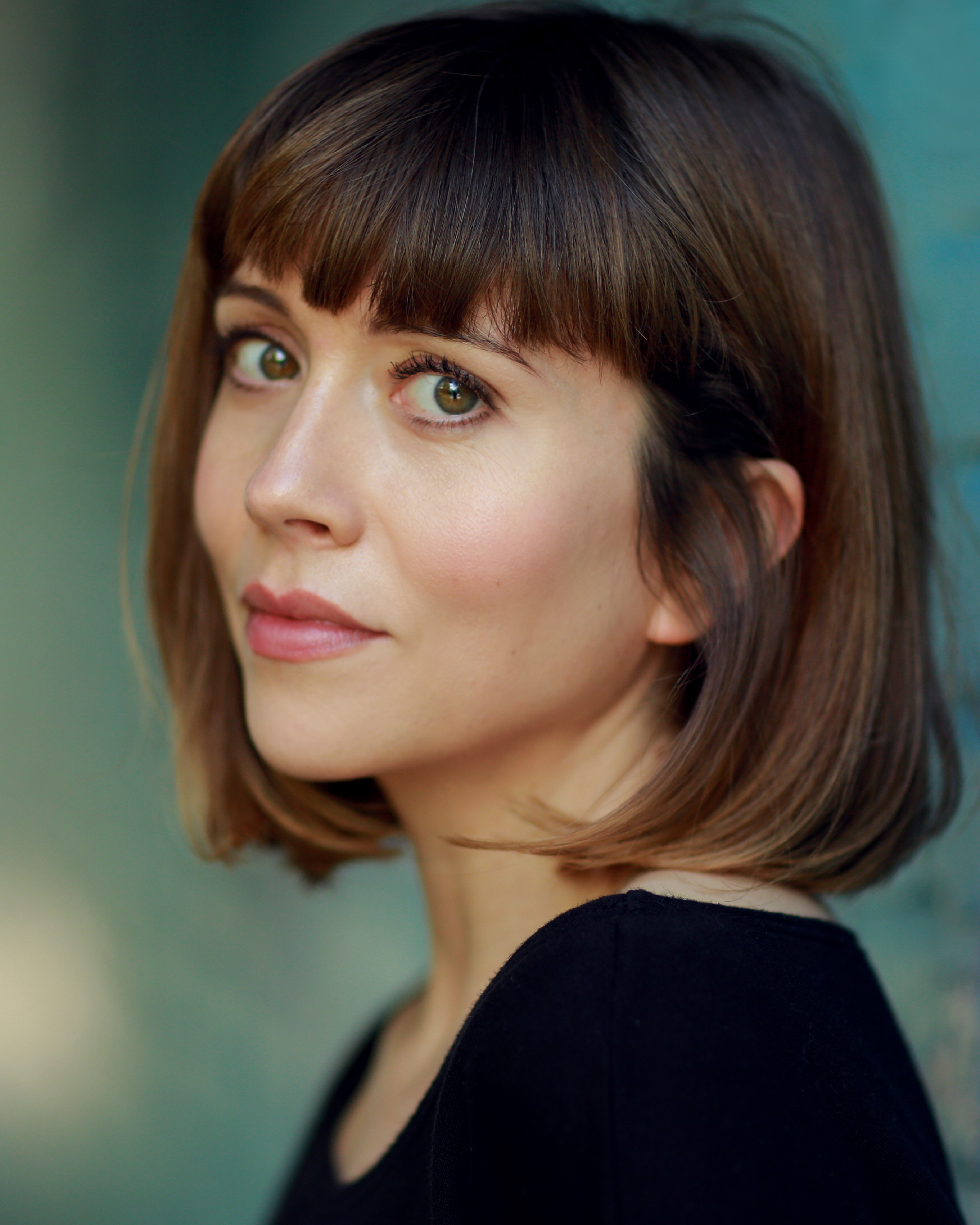 actor Laura Pyper large photo