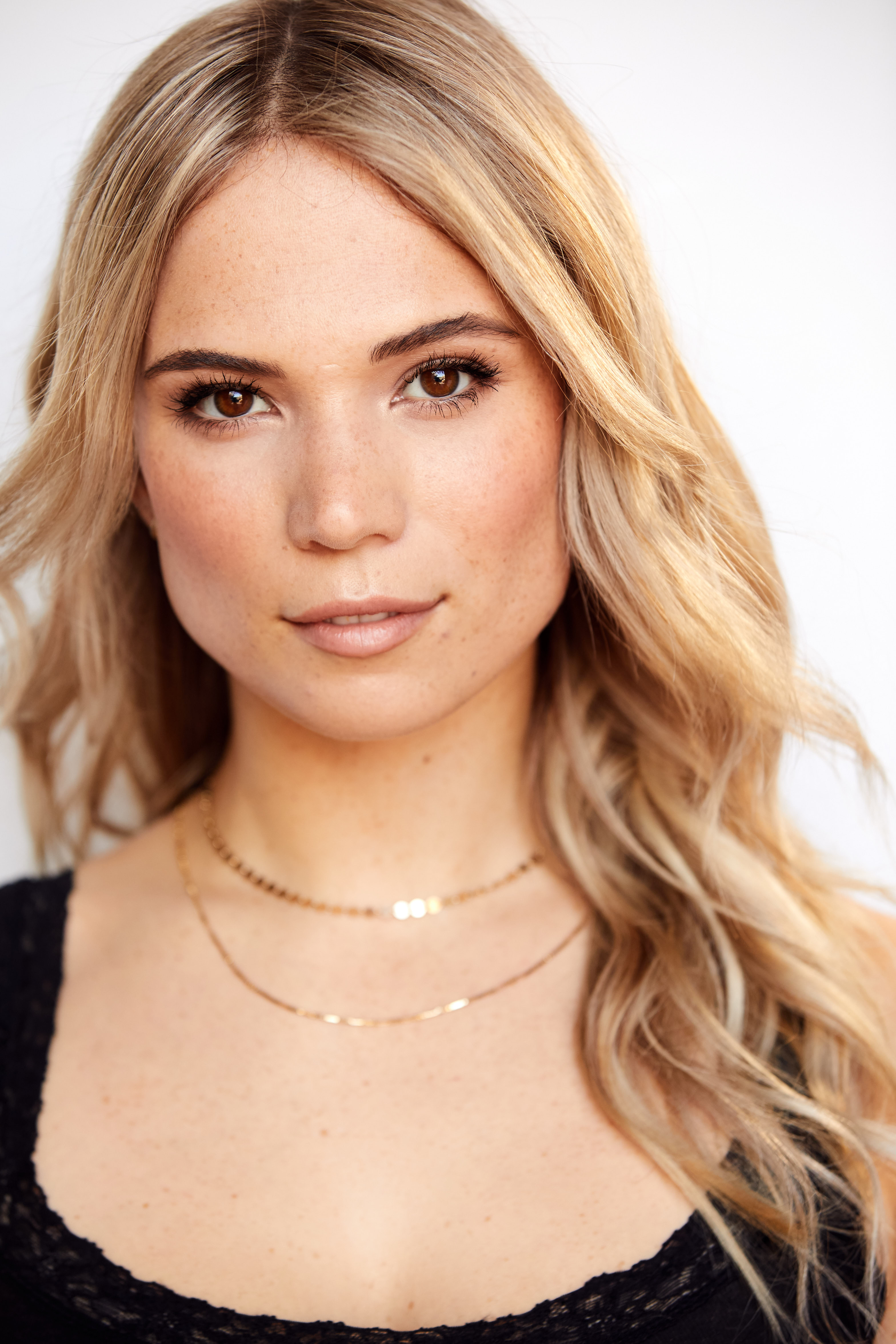 actor Katelyn Pippy large photo