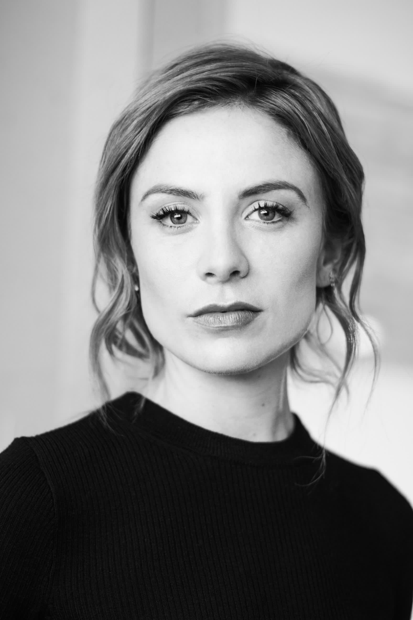 actor Alex McKenna large photo