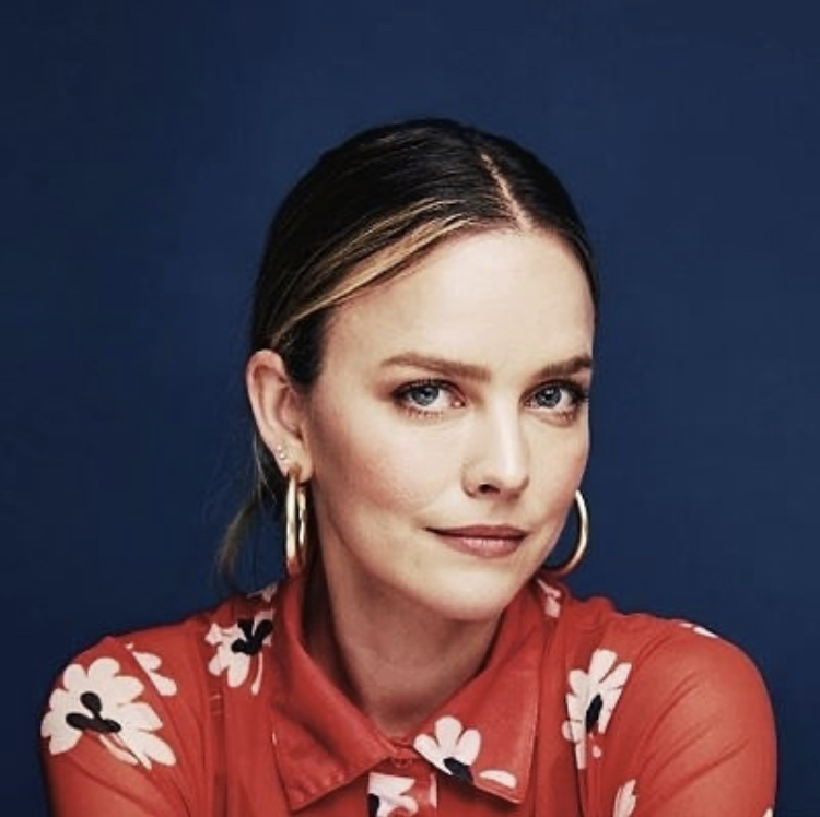 actor Allison Miller large photo