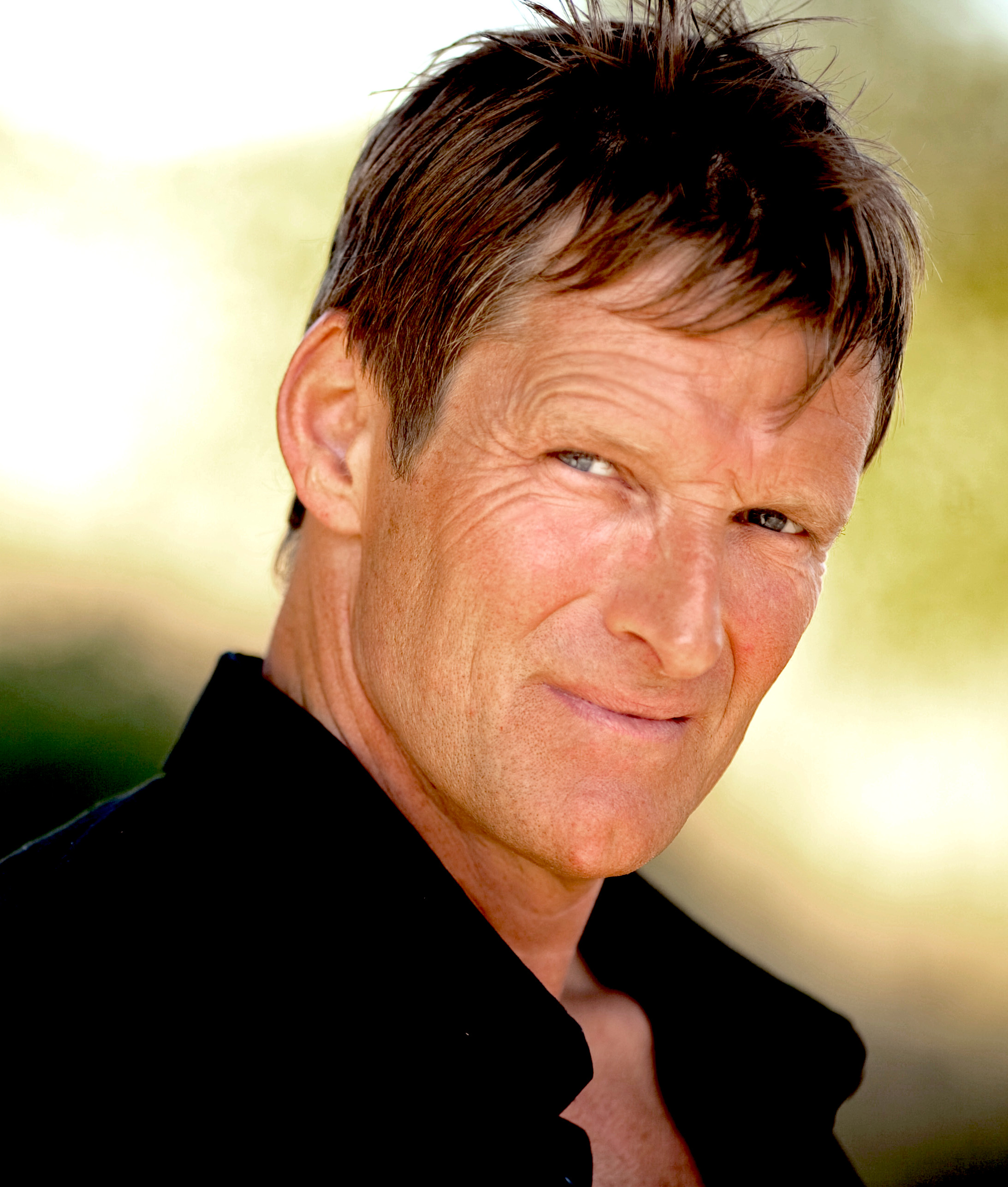 actor Mark Oliver large photo