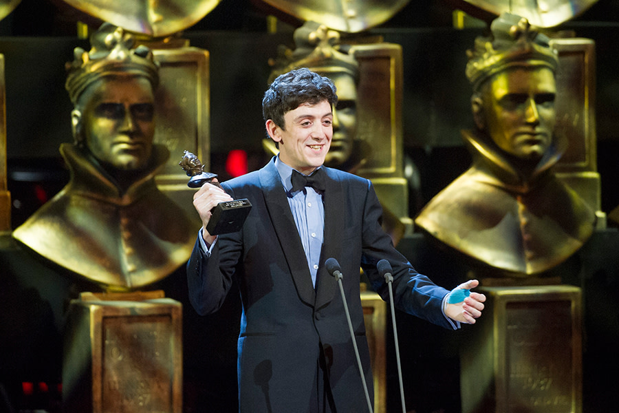 actor John Dagleish large photo