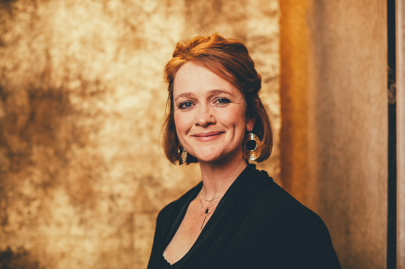 actor Poppy Miller large photo