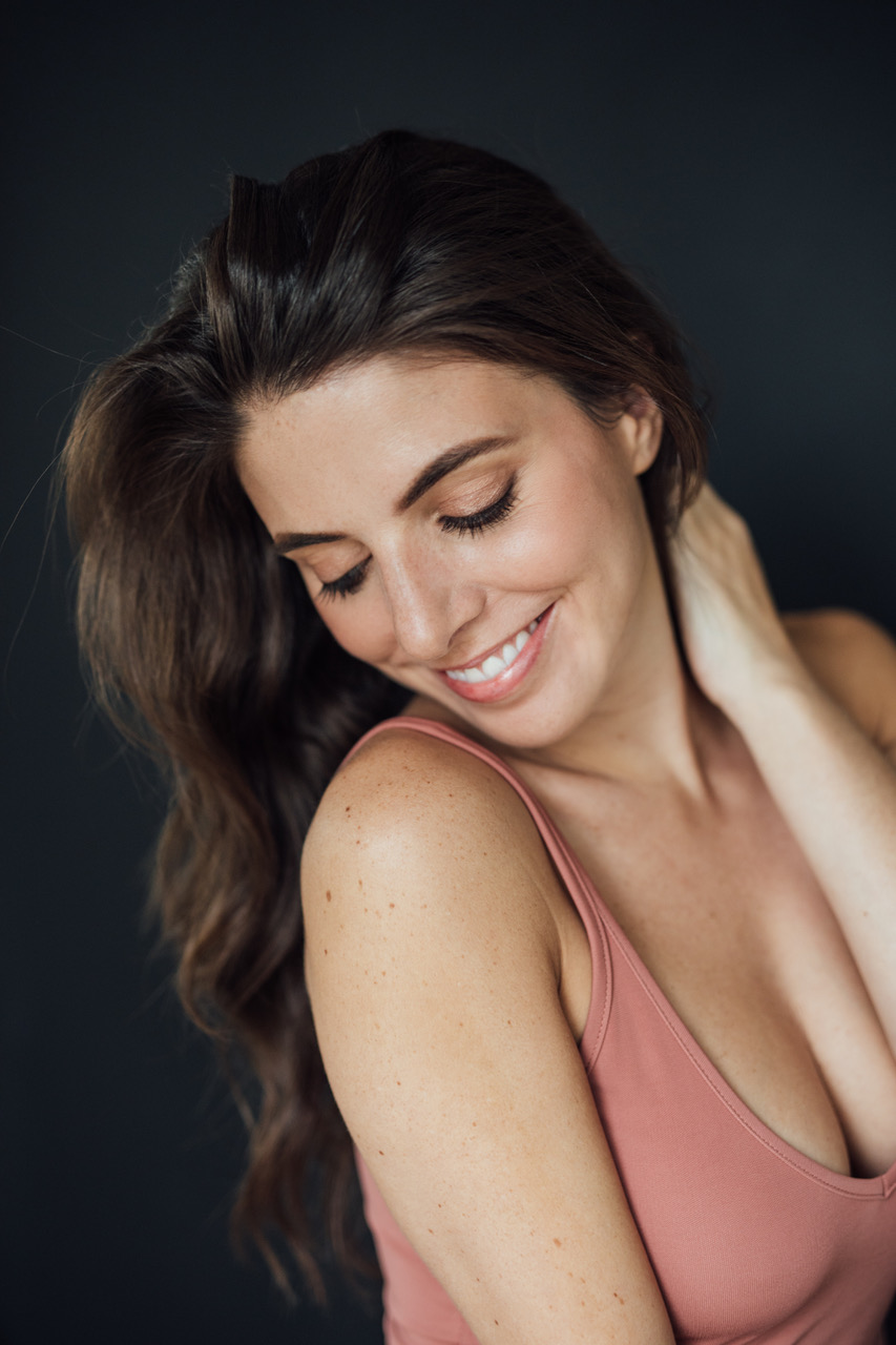 actor Erin Agostino large photo