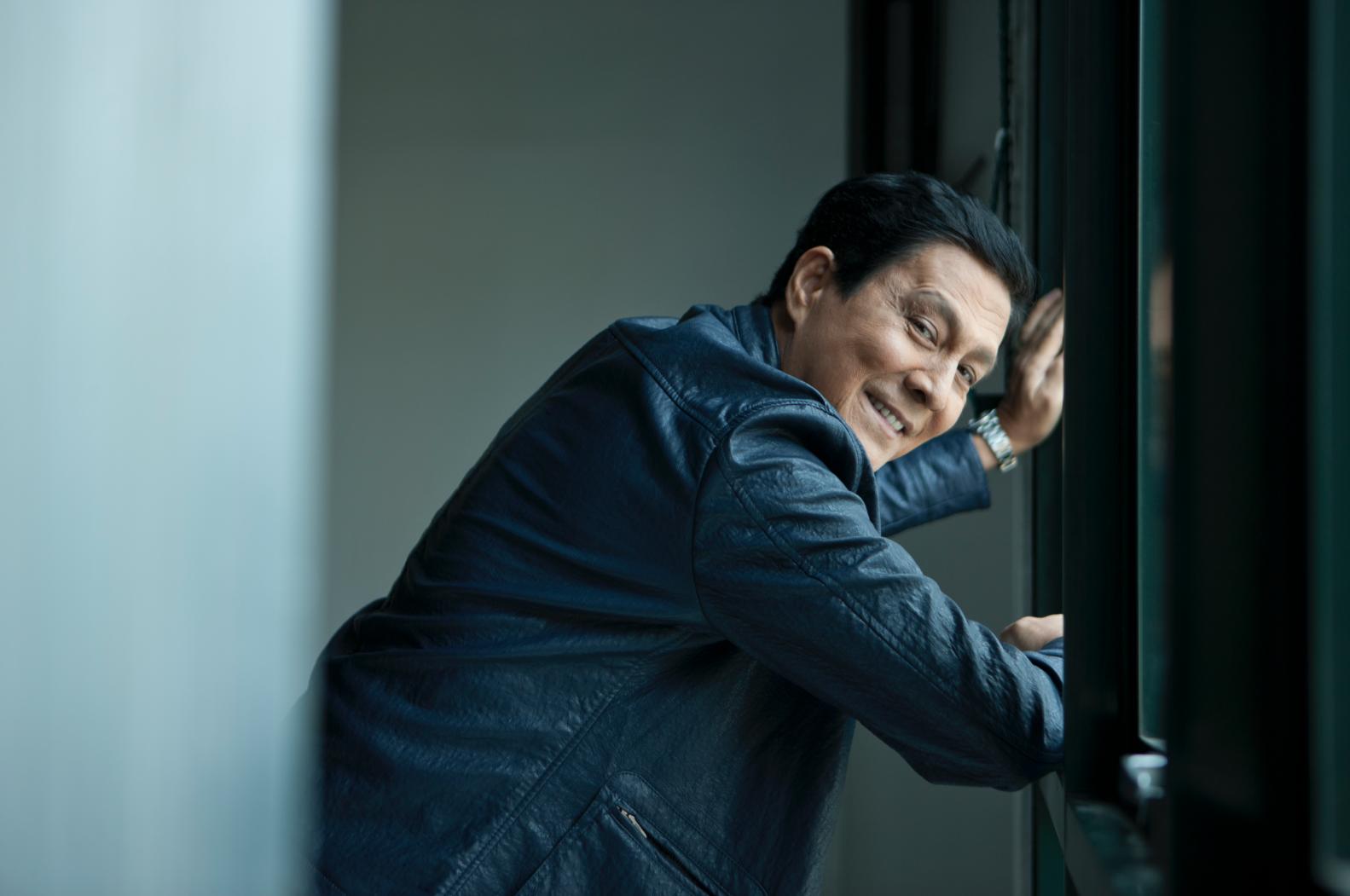 actor Tirso Cruz III large photo