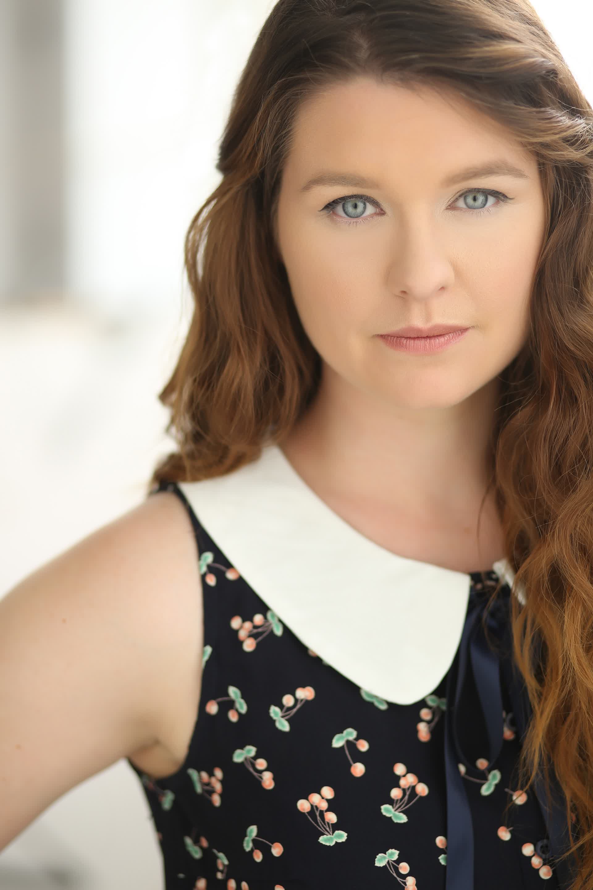 actor Sarah Jes Austell large photo