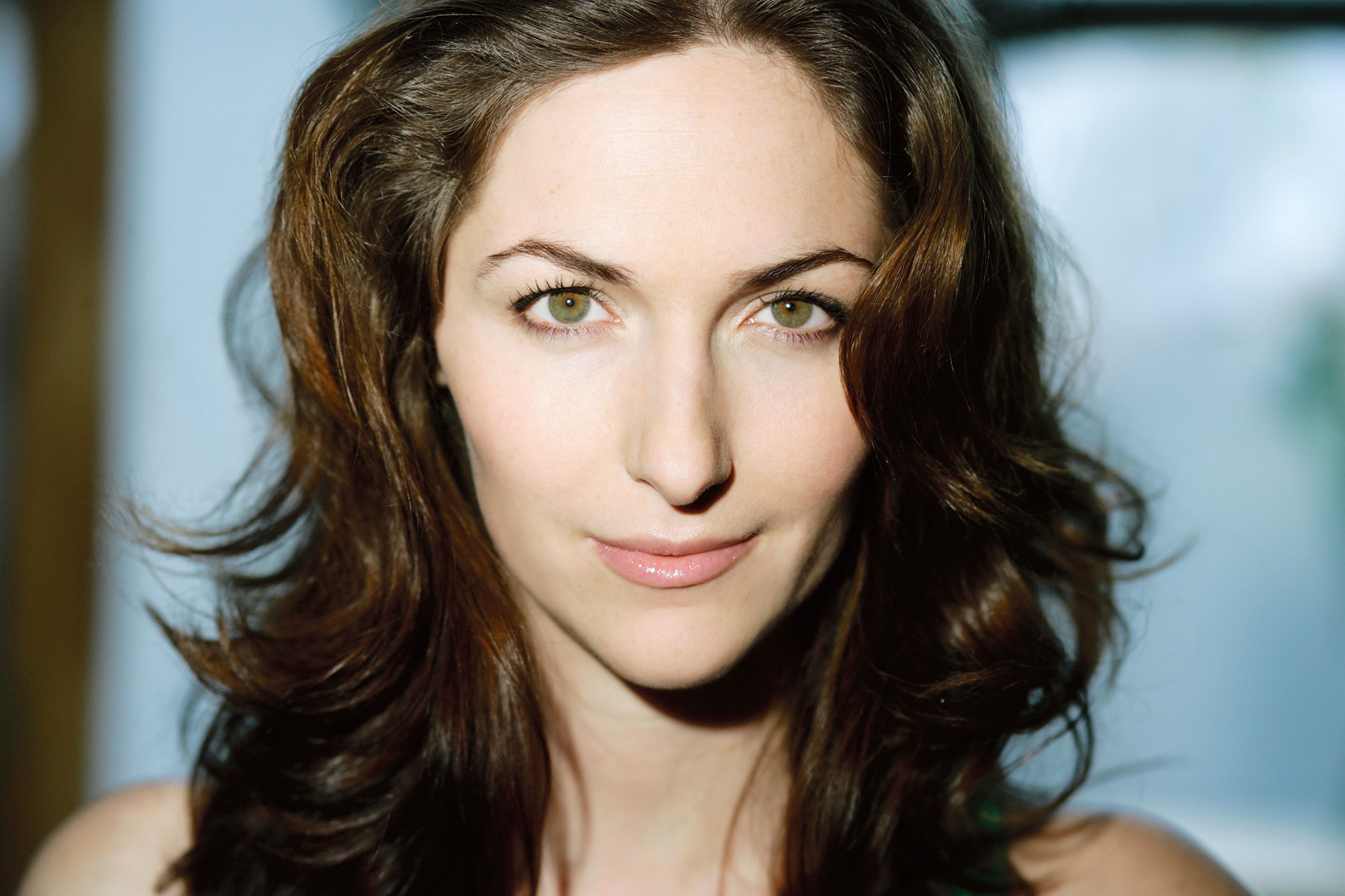 actor Danielle Slavick large photo