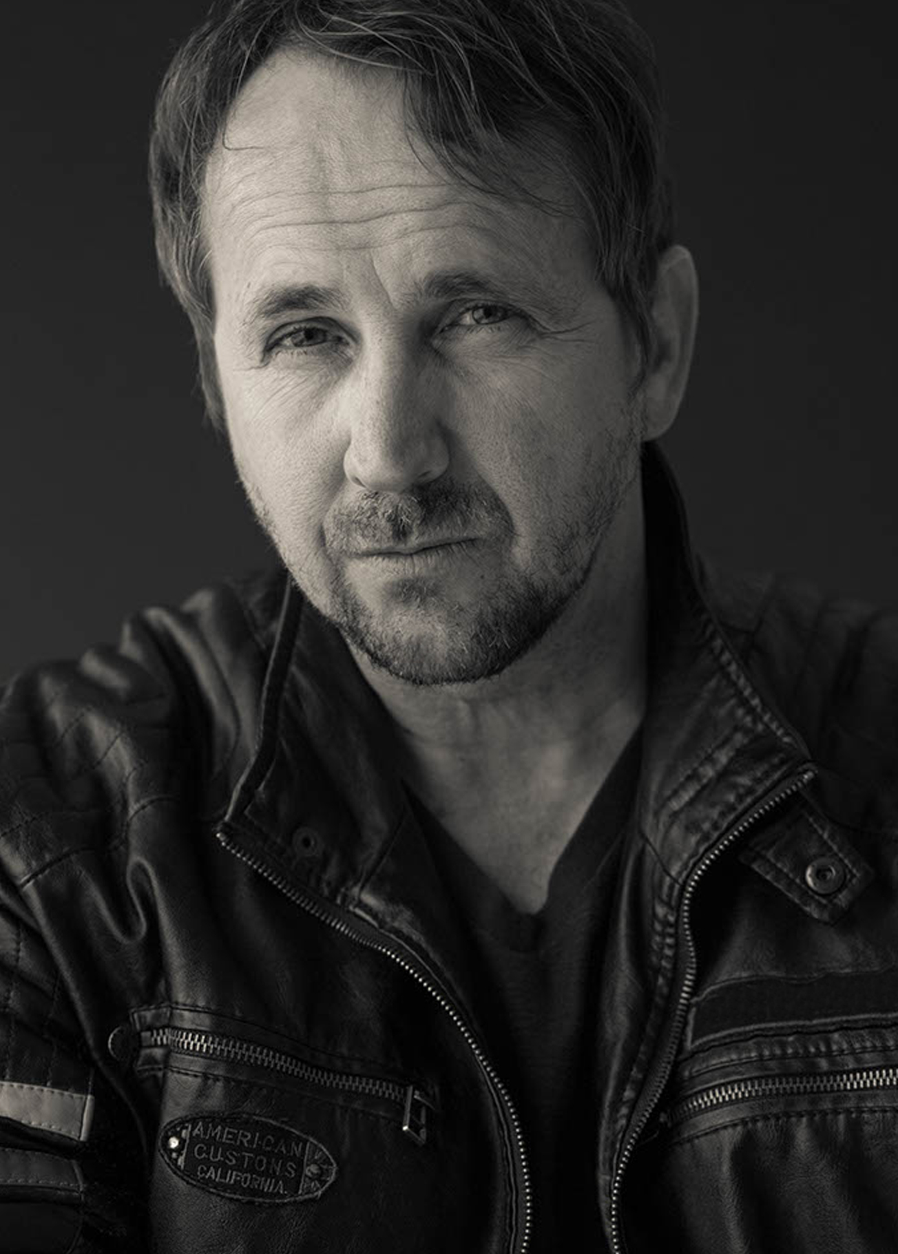 actor Steven Swadling large photo