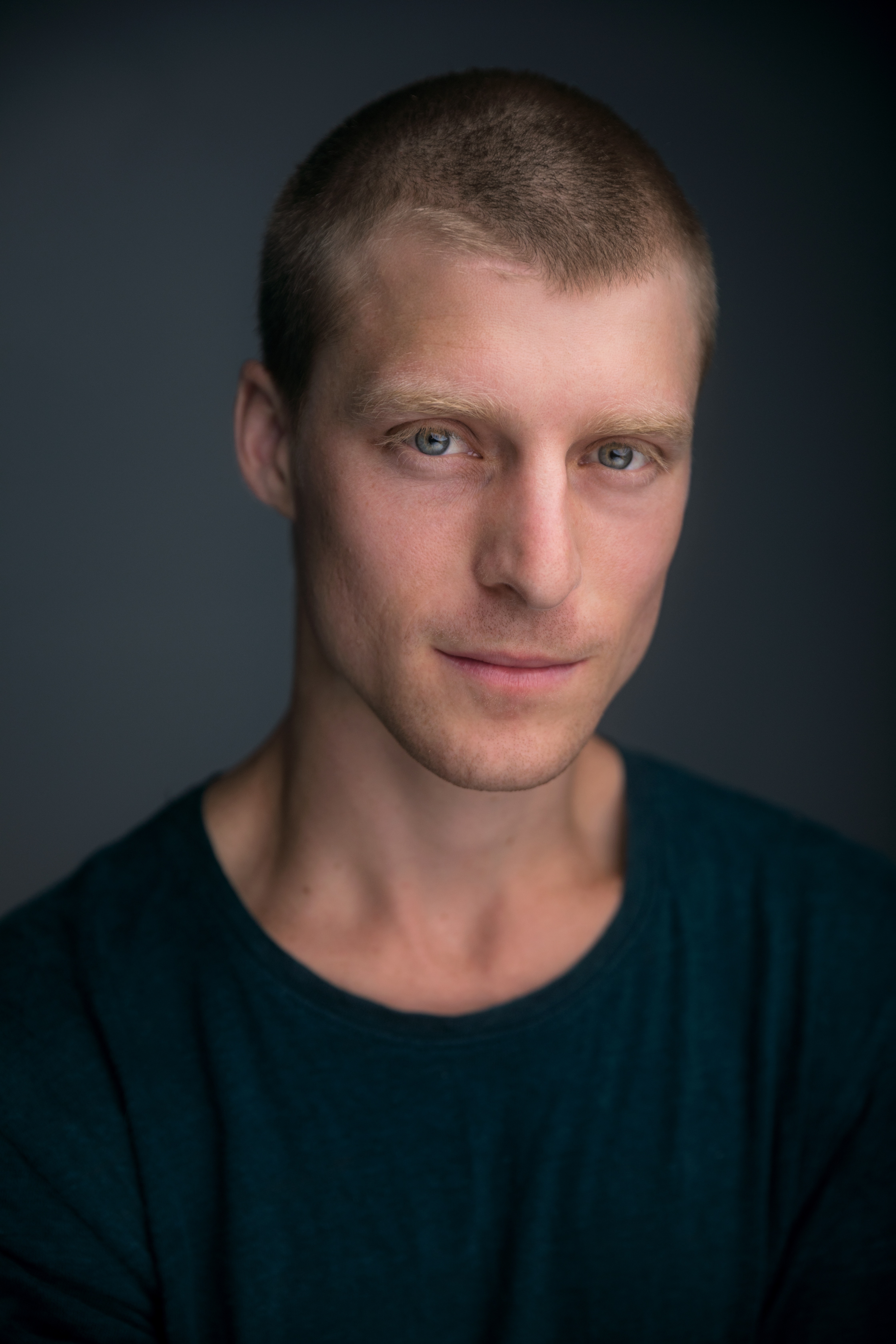 actor Colin Bates large photo