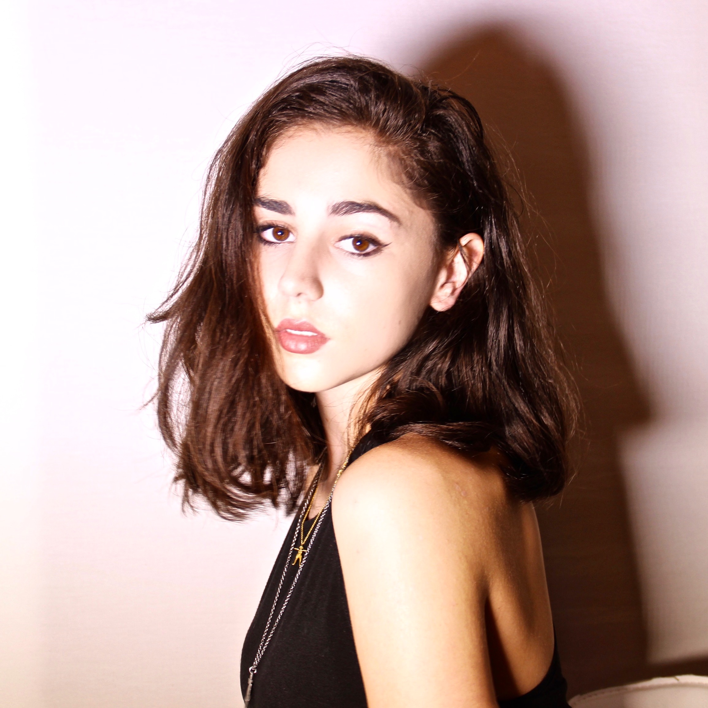 actor Samia Finnerty large photo